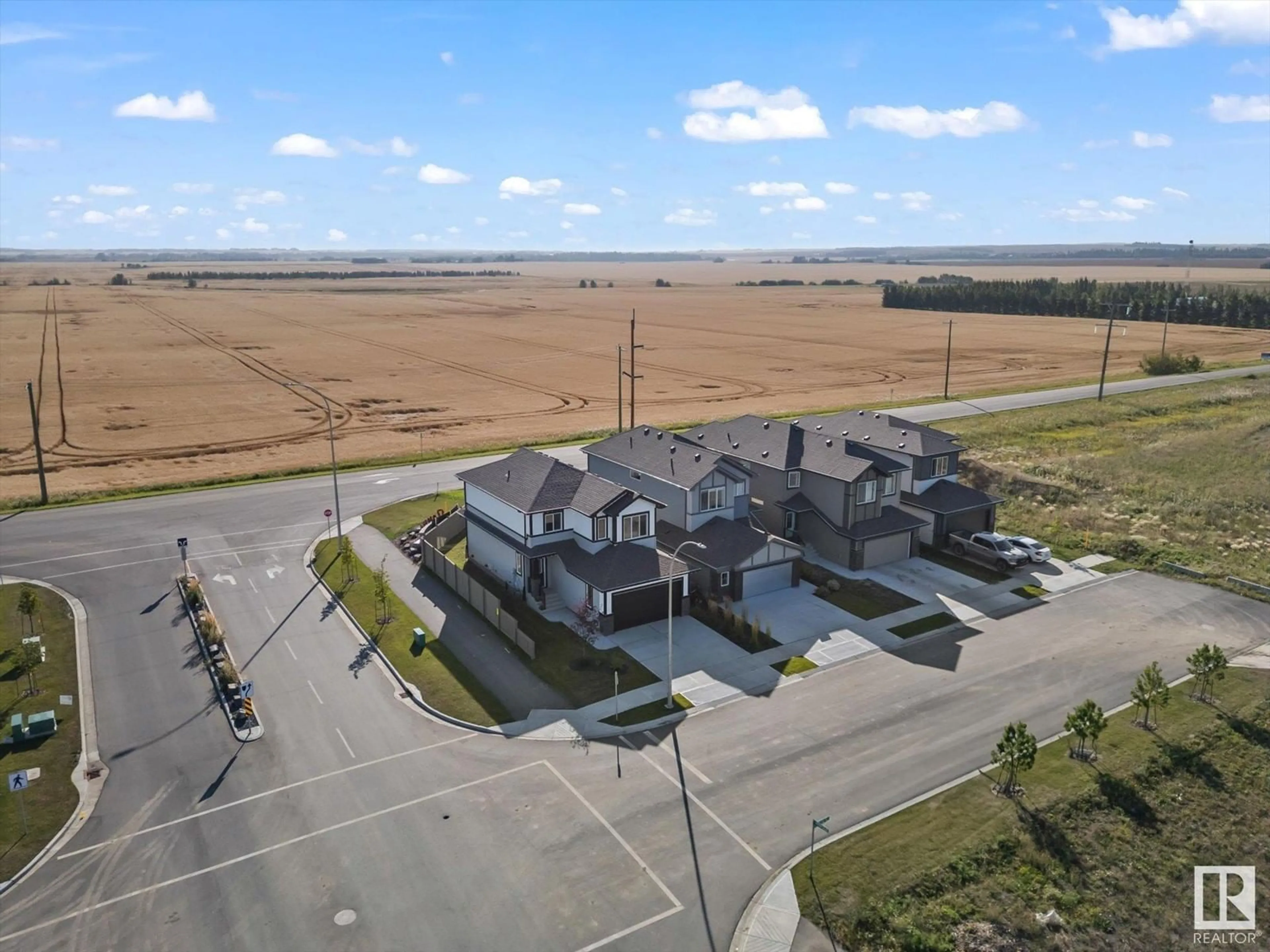 A pic from outside/outdoor area/front of a property/back of a property/a pic from drone, unknown for 1 CLAYSTONE WY, Fort Saskatchewan Alberta T8L0Z1