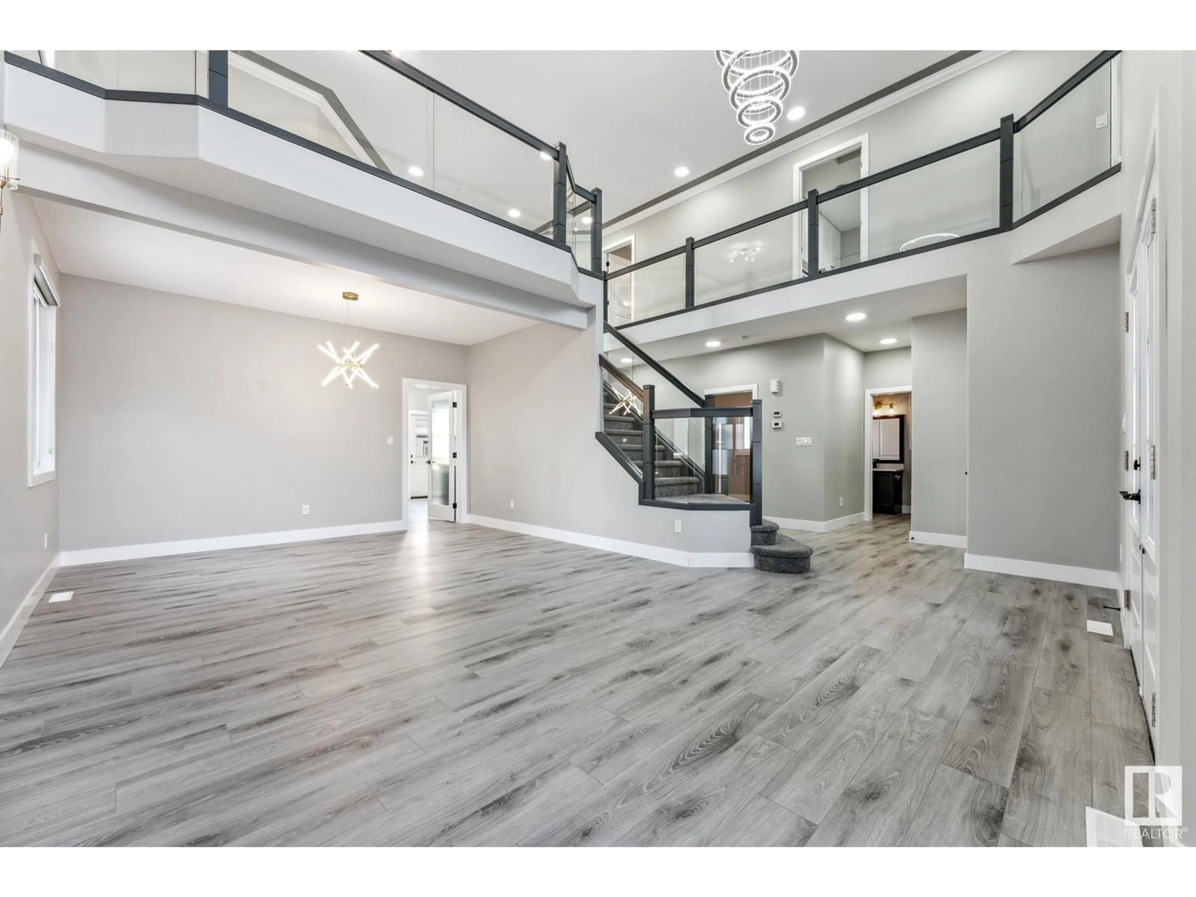 Indoor foyer for NW - 17822 60A ST, Edmonton Alberta T5Y3T2