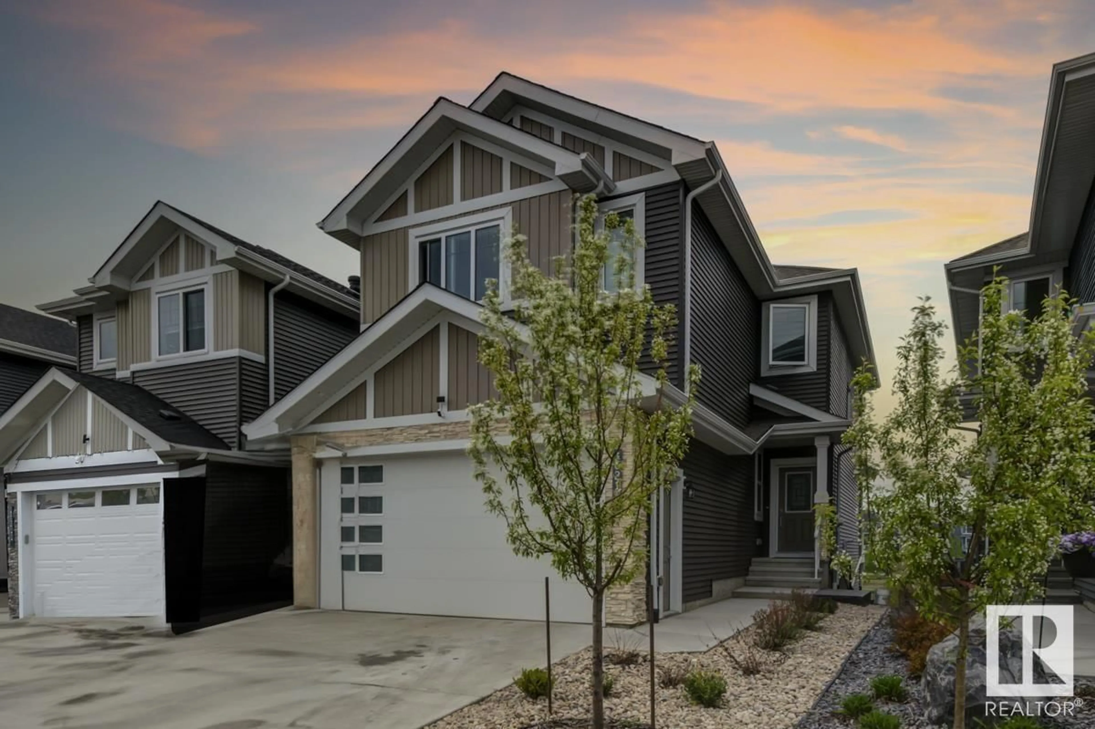 Home with vinyl exterior material, street for SW - 16213 32 AV, Edmonton Alberta T6W4P2