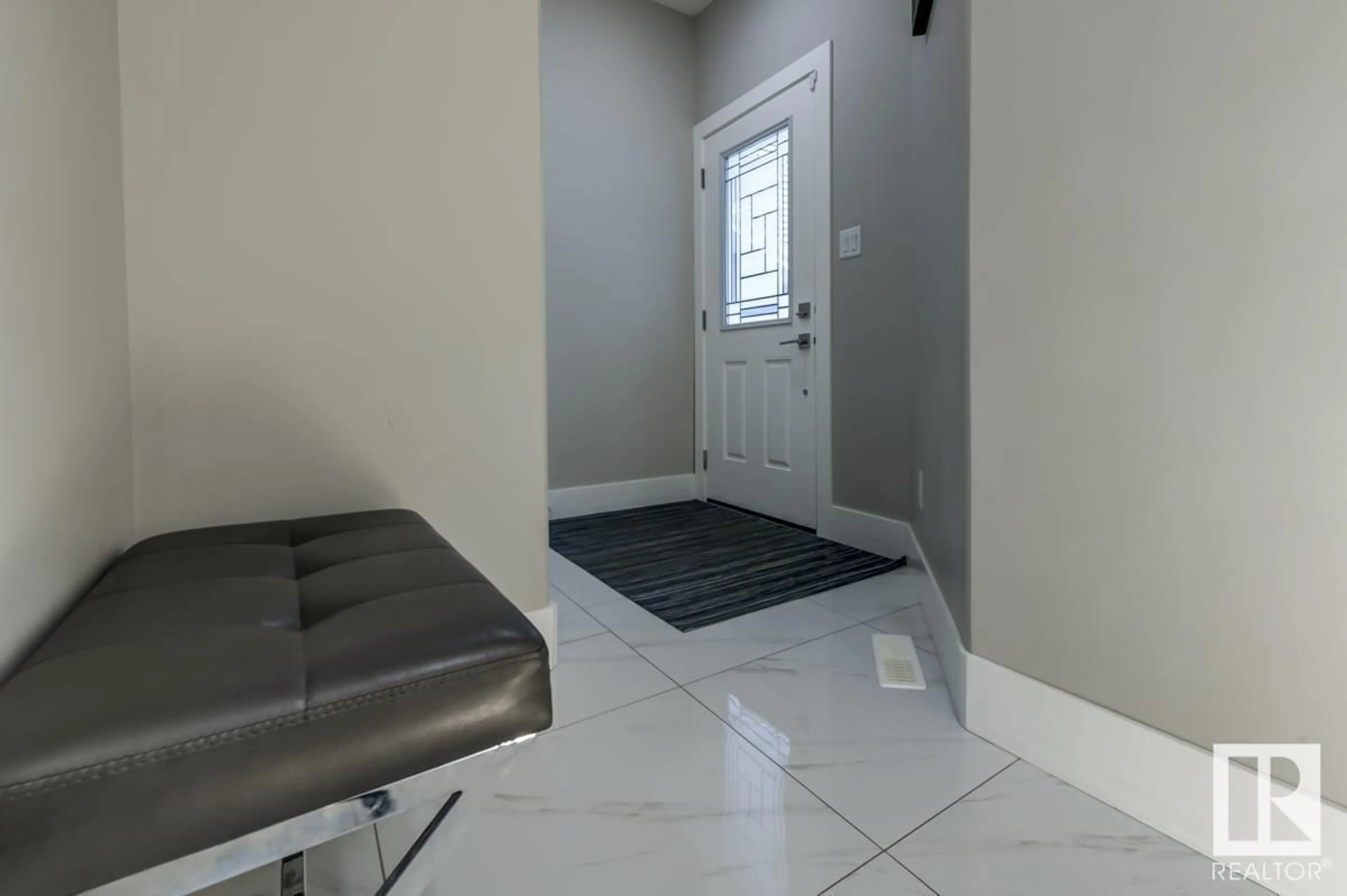 Indoor entryway for SW - 16213 32 AV, Edmonton Alberta T6W4P2