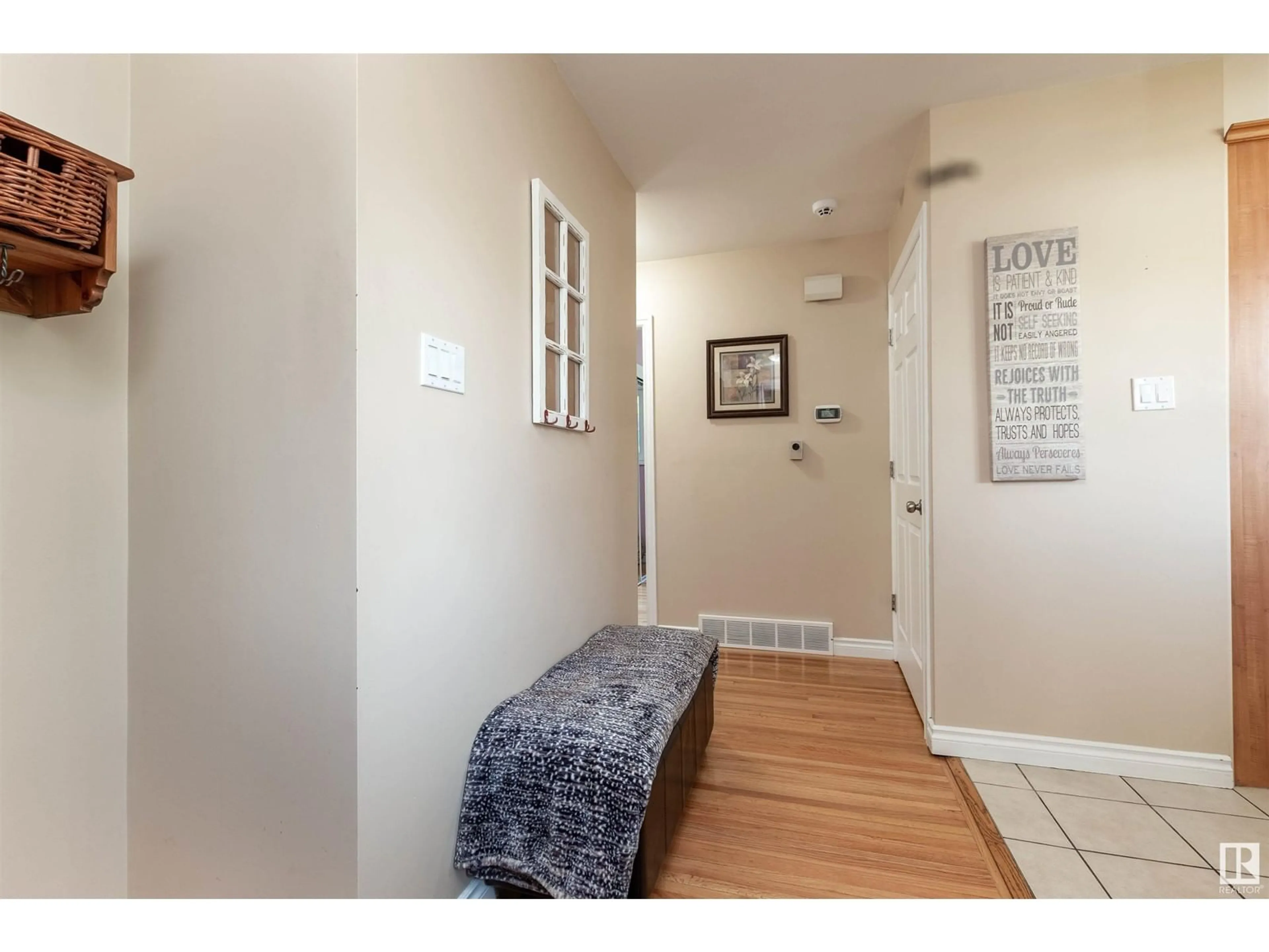 Indoor entryway for 387 CONIFER ST, Sherwood Park Alberta T8A1M7