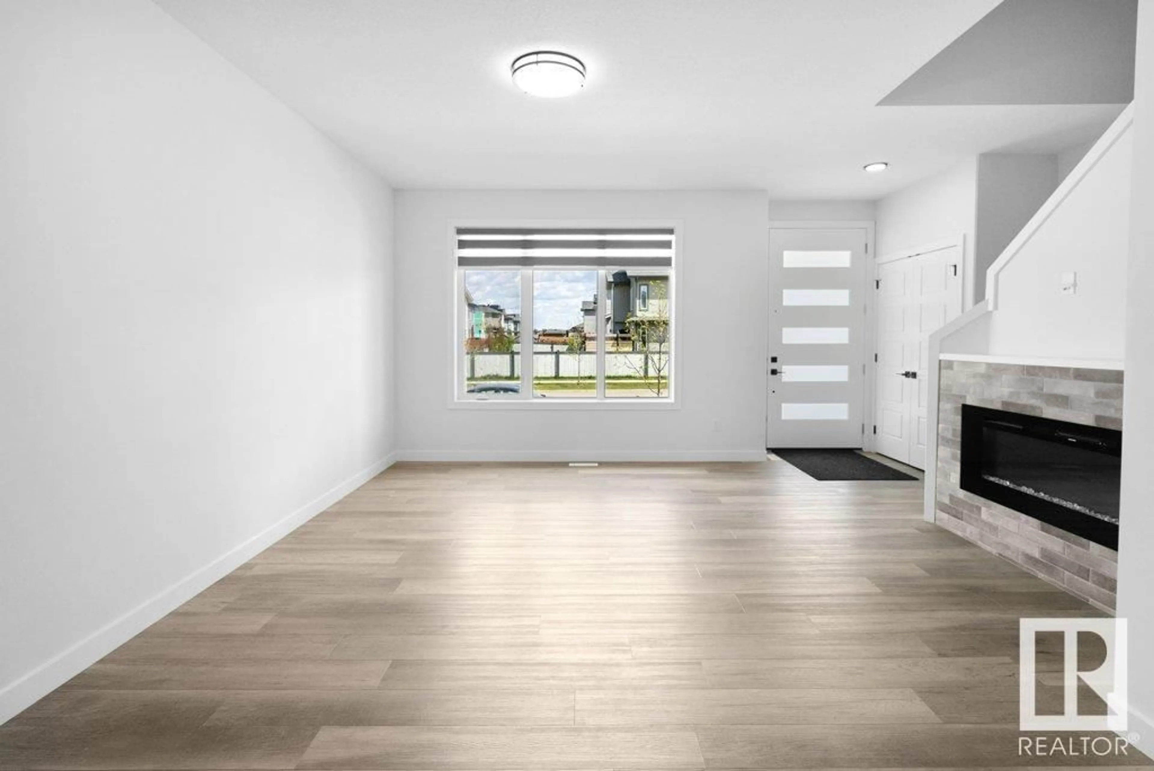 Indoor entryway for 184 CALEDONIA DR, Leduc Alberta T9E0S9