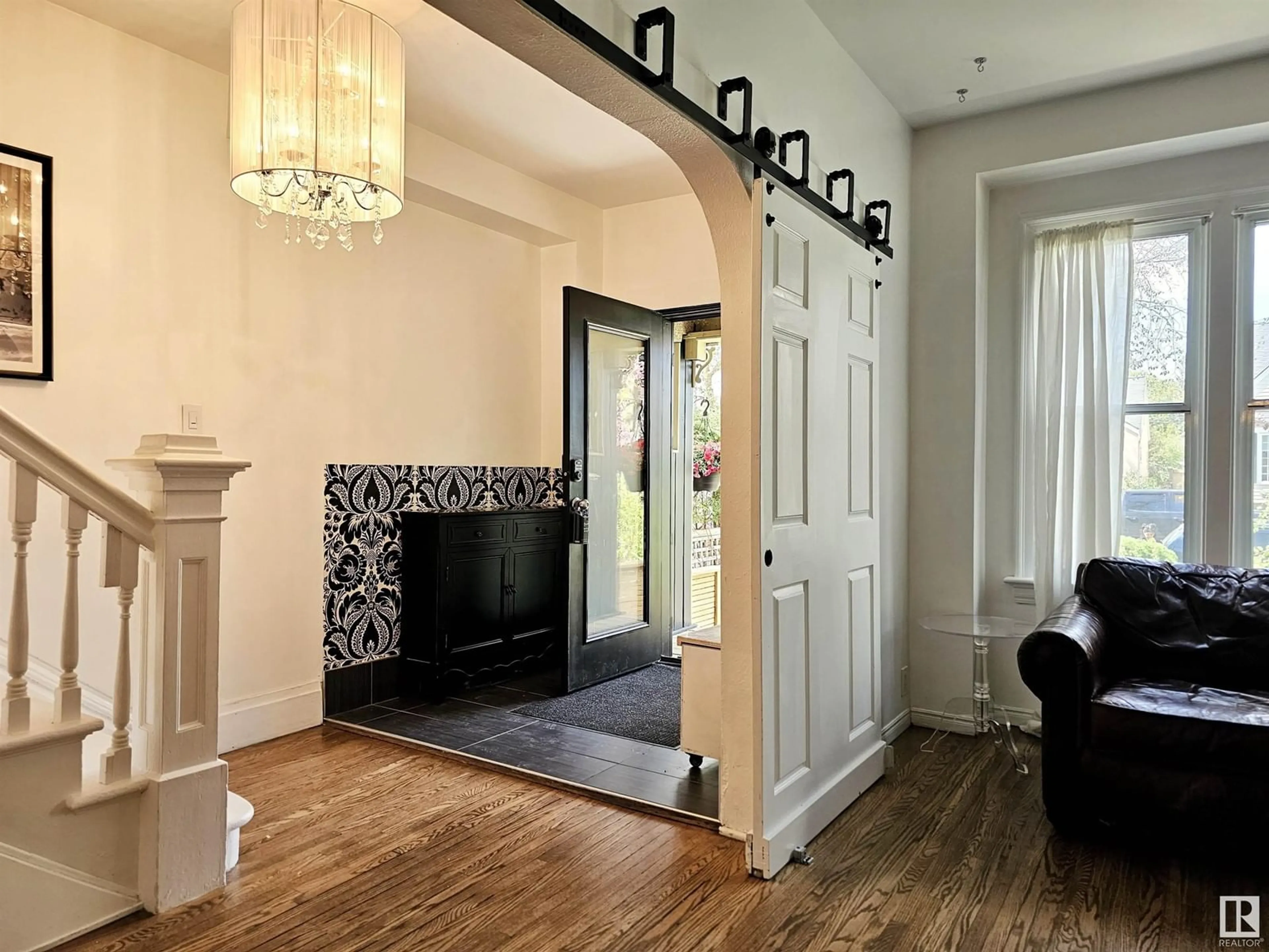 Indoor entryway for NW - 10523 127 ST, Edmonton Alberta T5N1V8