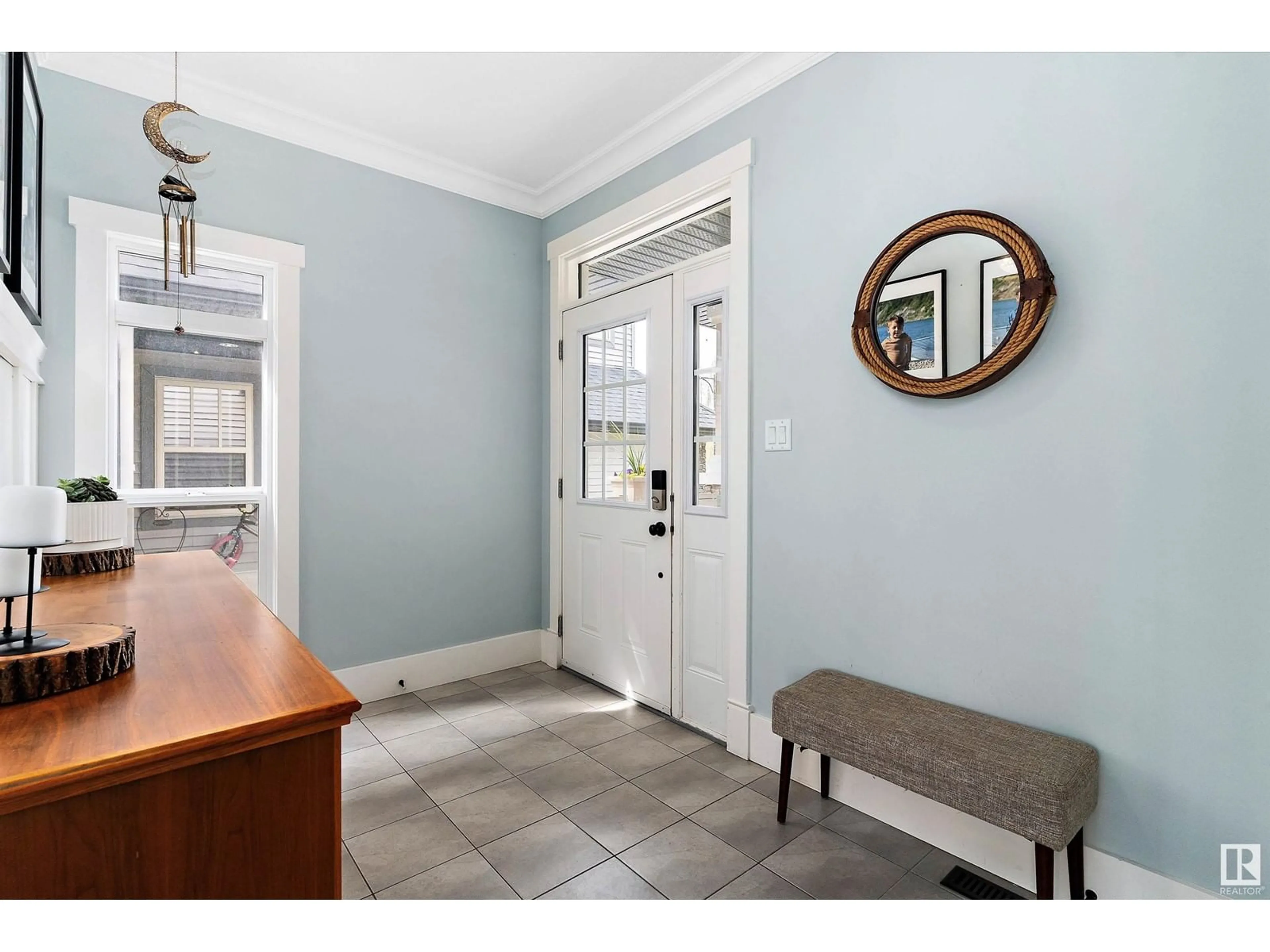 Indoor entryway for 3237 ALLAN WY, Edmonton Alberta T6W2K3