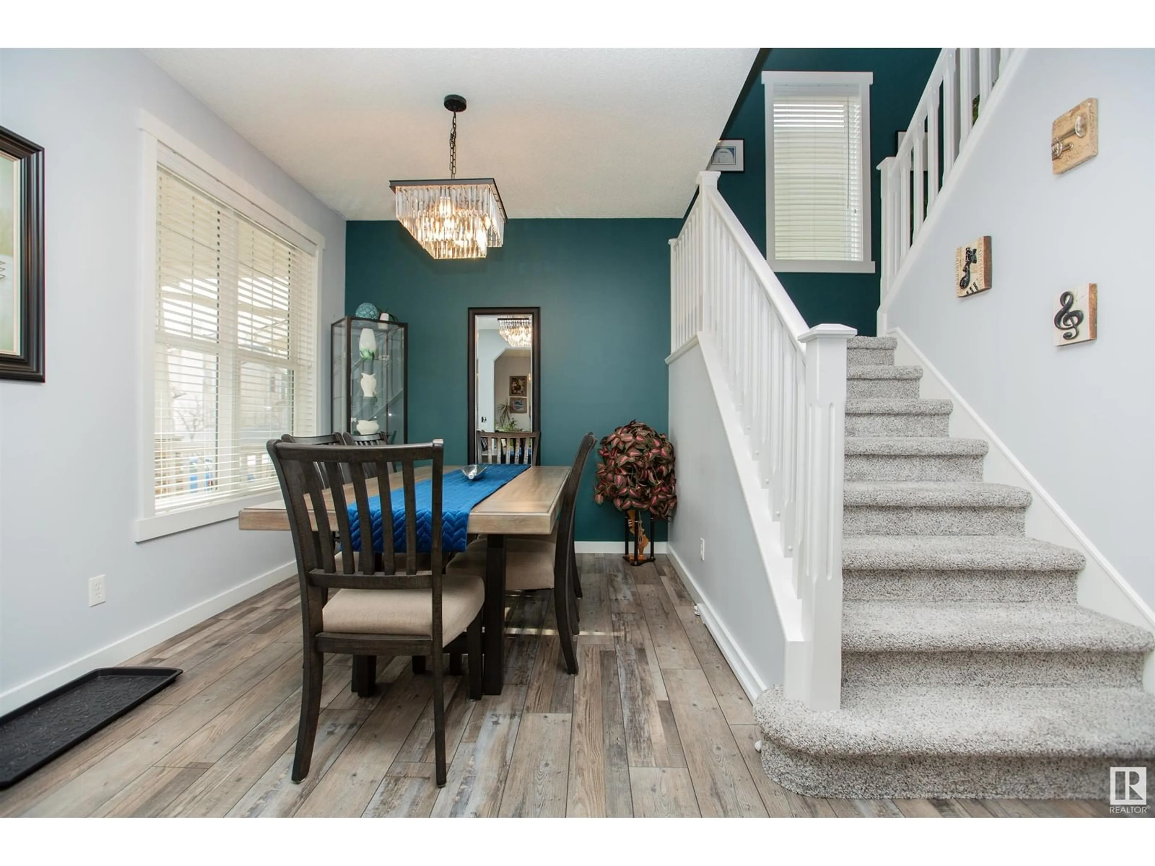 Indoor entryway for 1410 CYPRUS WY, Edmonton Alberta T5E6N2