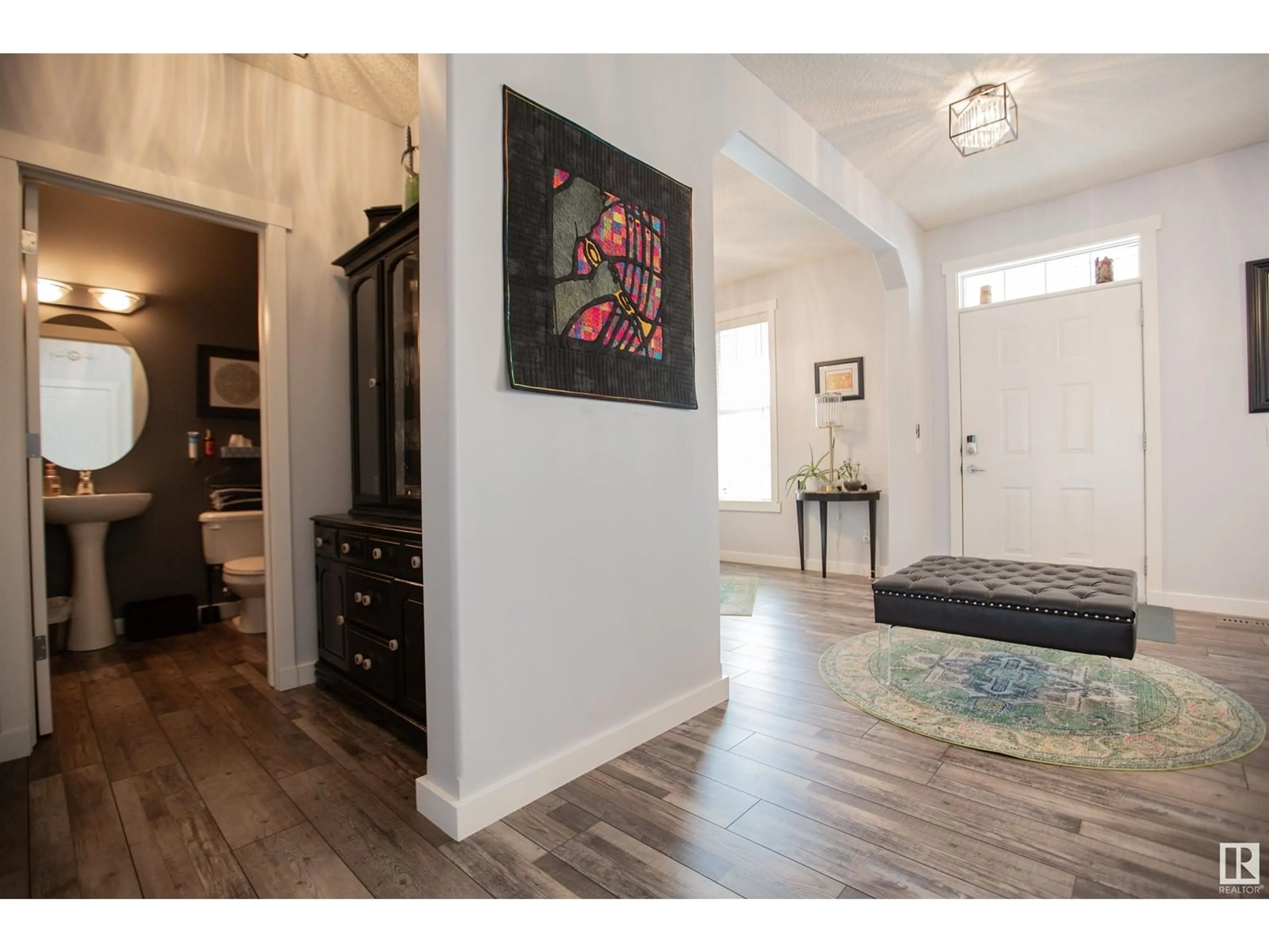 Indoor entryway for 1410 CYPRUS WY, Edmonton Alberta T5E6N2