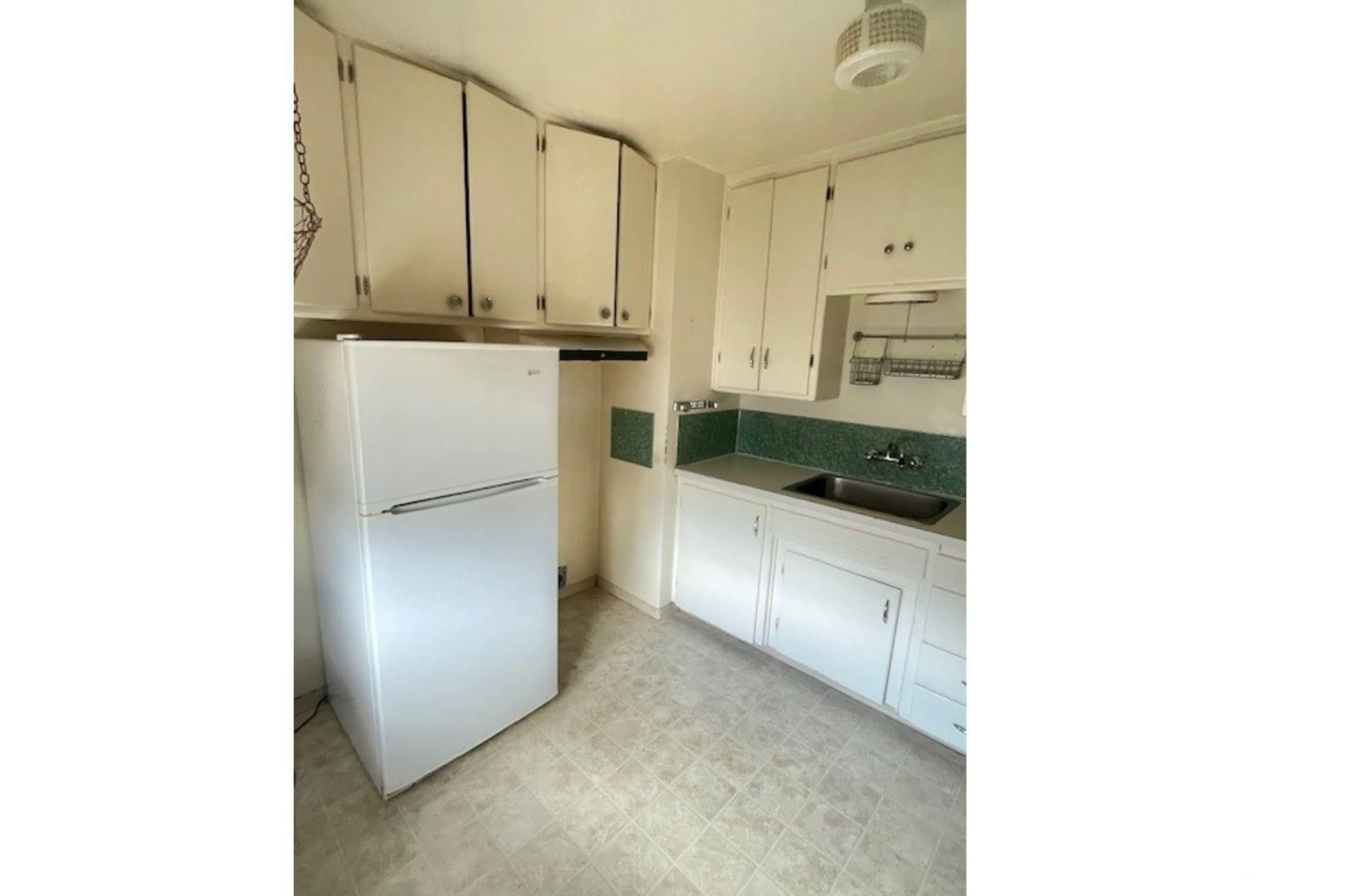Standard kitchen, unknown for 8349 82 AV, Edmonton Alberta T6C0Y5