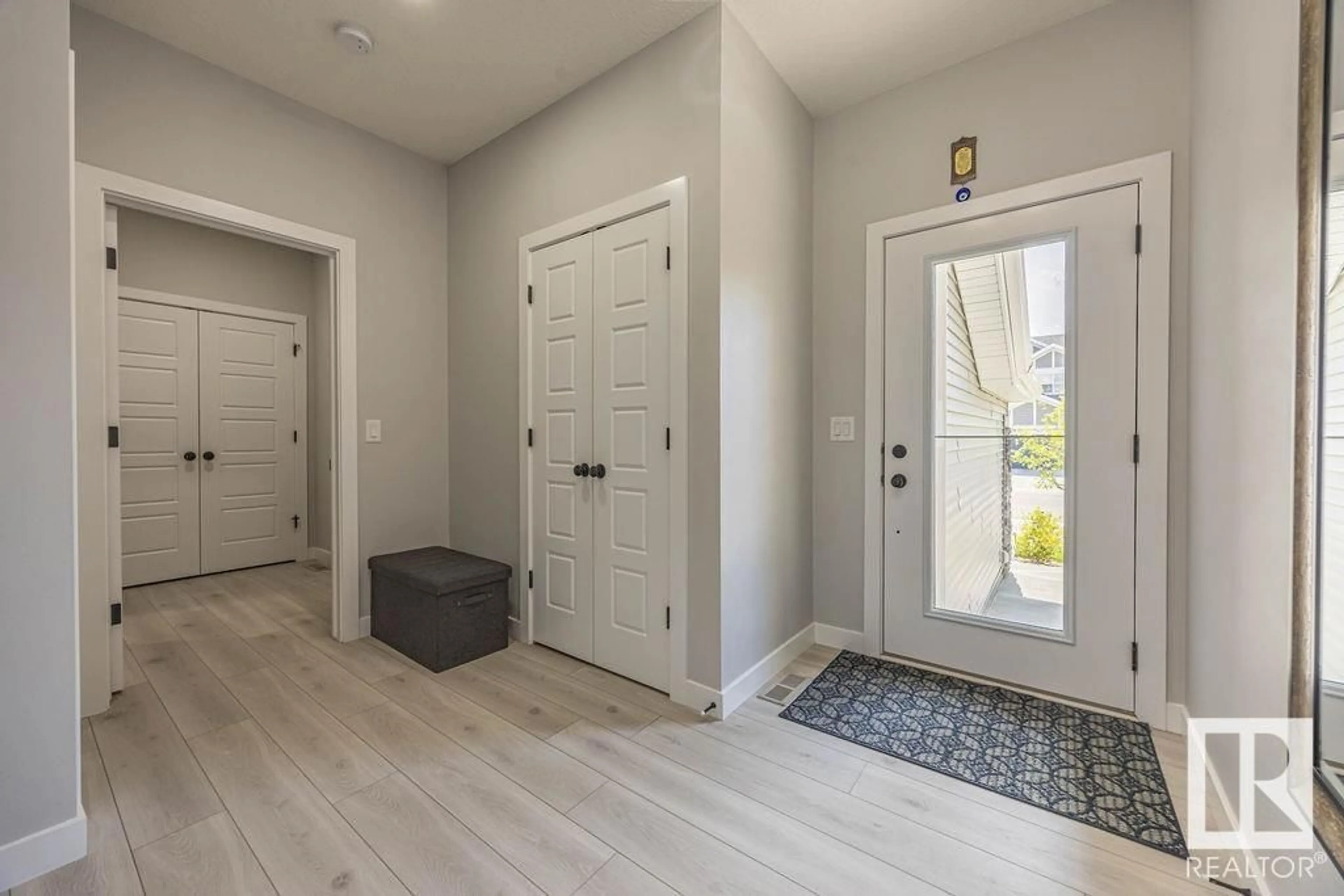 Indoor entryway for SW - 16632 32 AV, Edmonton Alberta T6W4R2