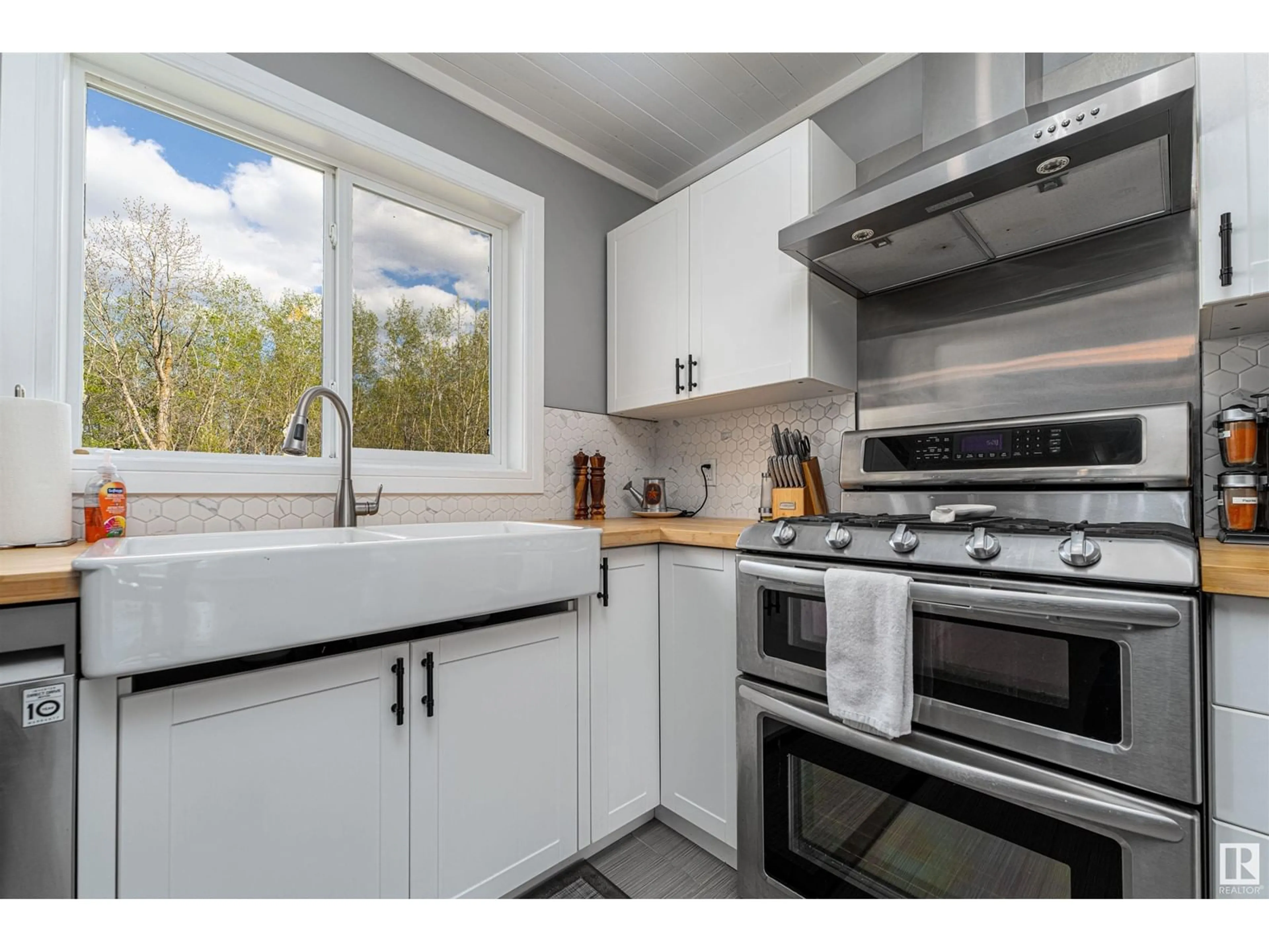 Standard kitchen, unknown for 21 - 52343 RGE ROAD 211, Rural Strathcona County Alberta T8G1A6