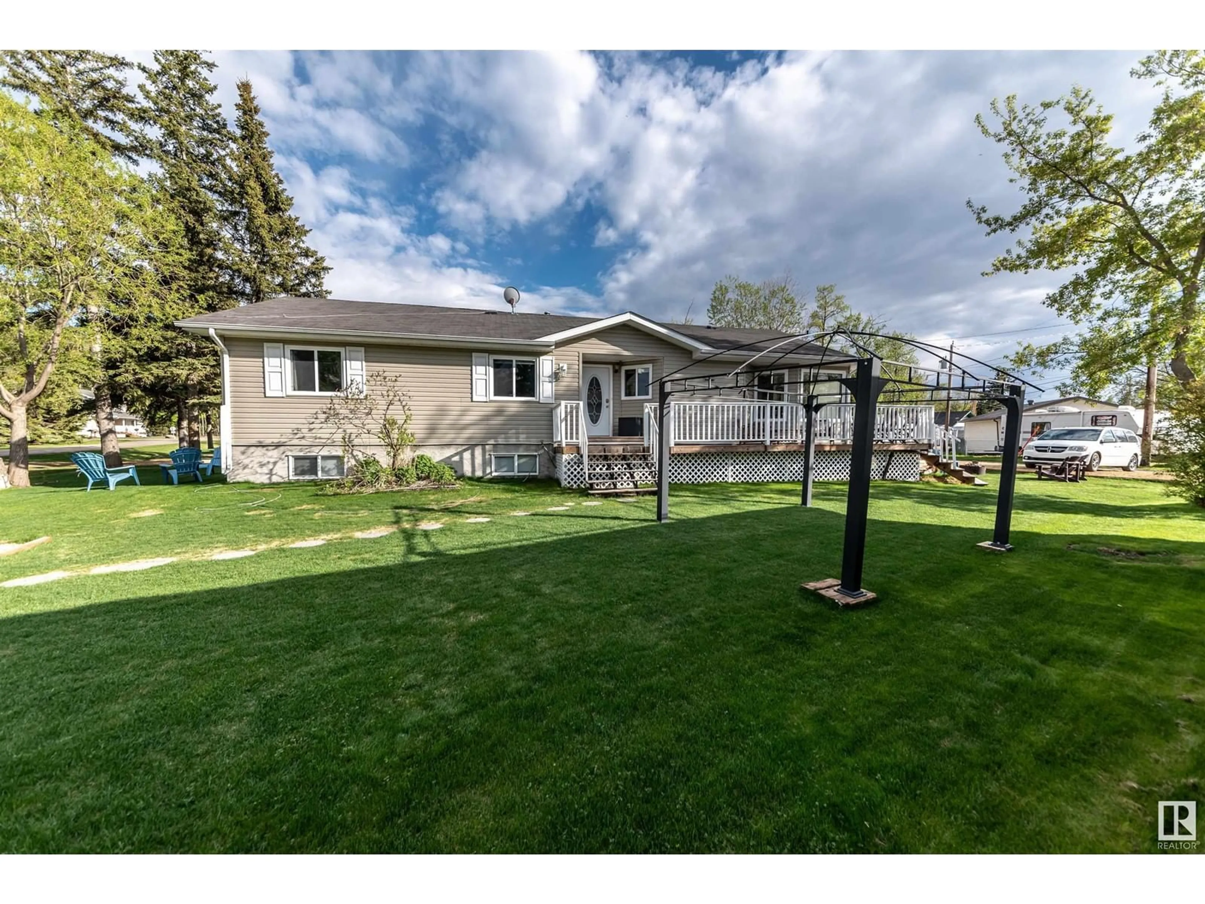 A pic from outside/outdoor area/front of a property/back of a property/a pic from drone, unknown for 4916 56 ST, Rural Lac Ste. Anne County Alberta T0E0A0