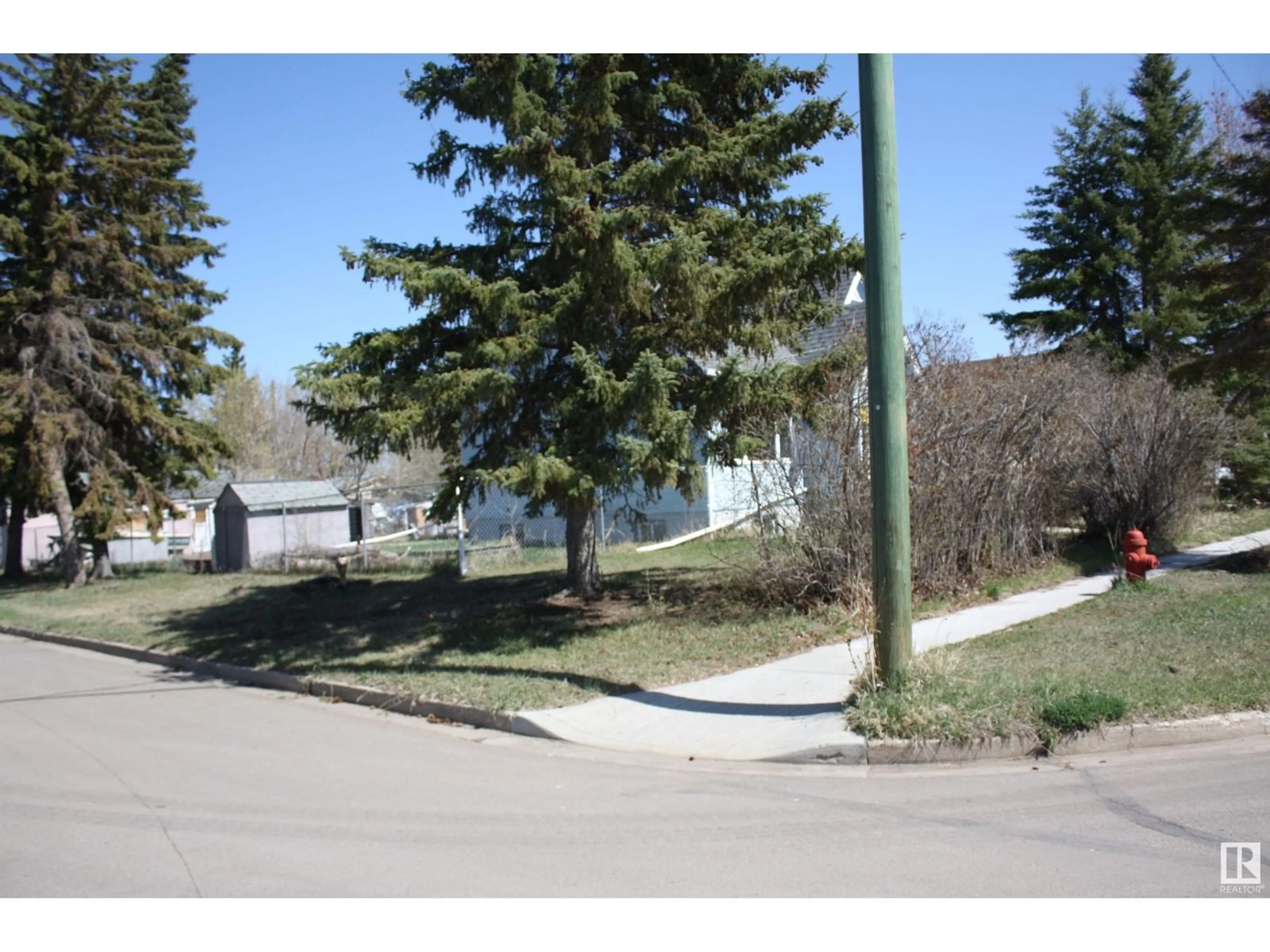 Blurry image for 4840 46 AVENUE, Redwater Alberta T0A2W0