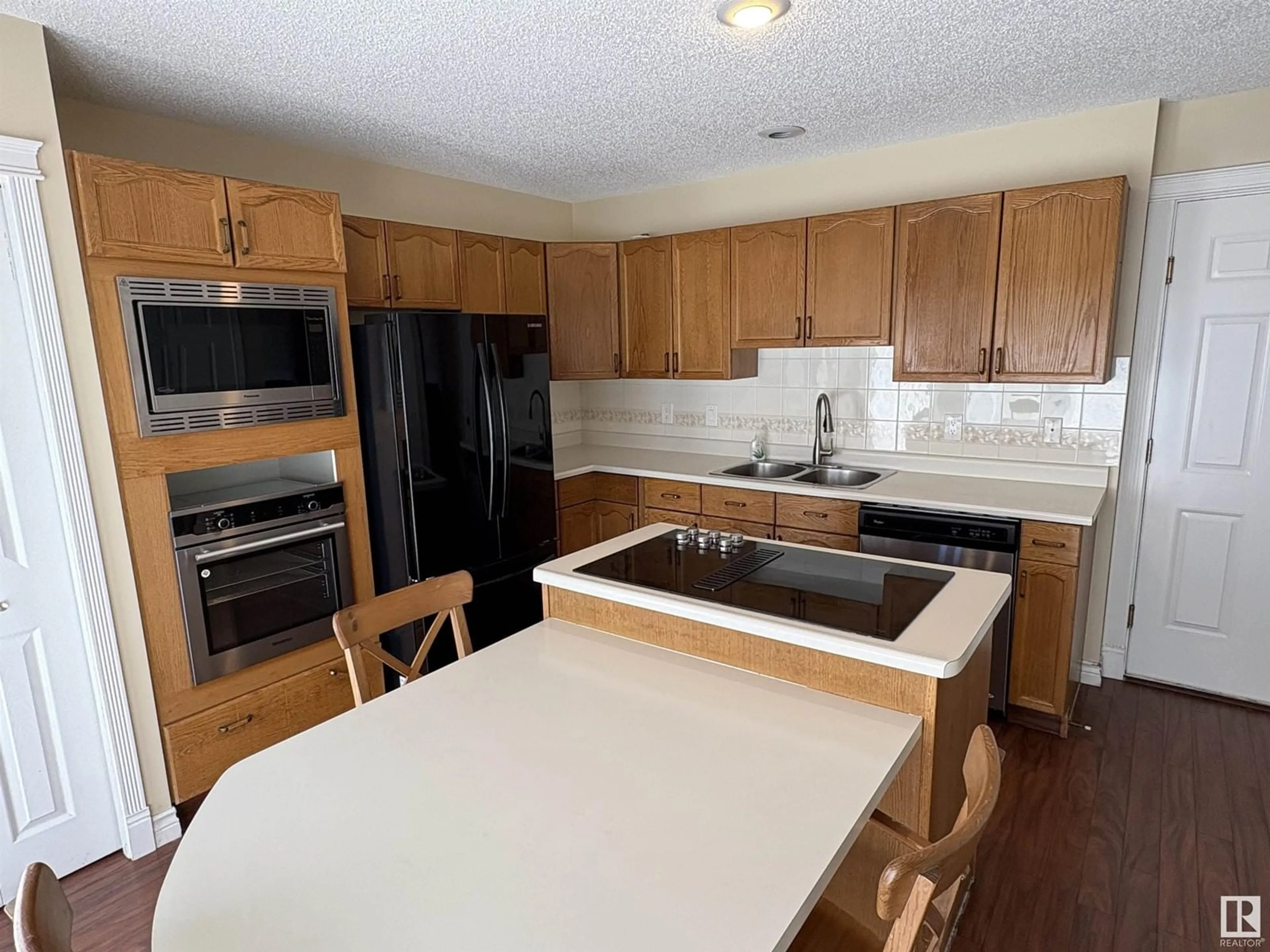 Standard kitchen, unknown for 90 - 12 LIBERTON DR, St. Albert Alberta T8N5Z6