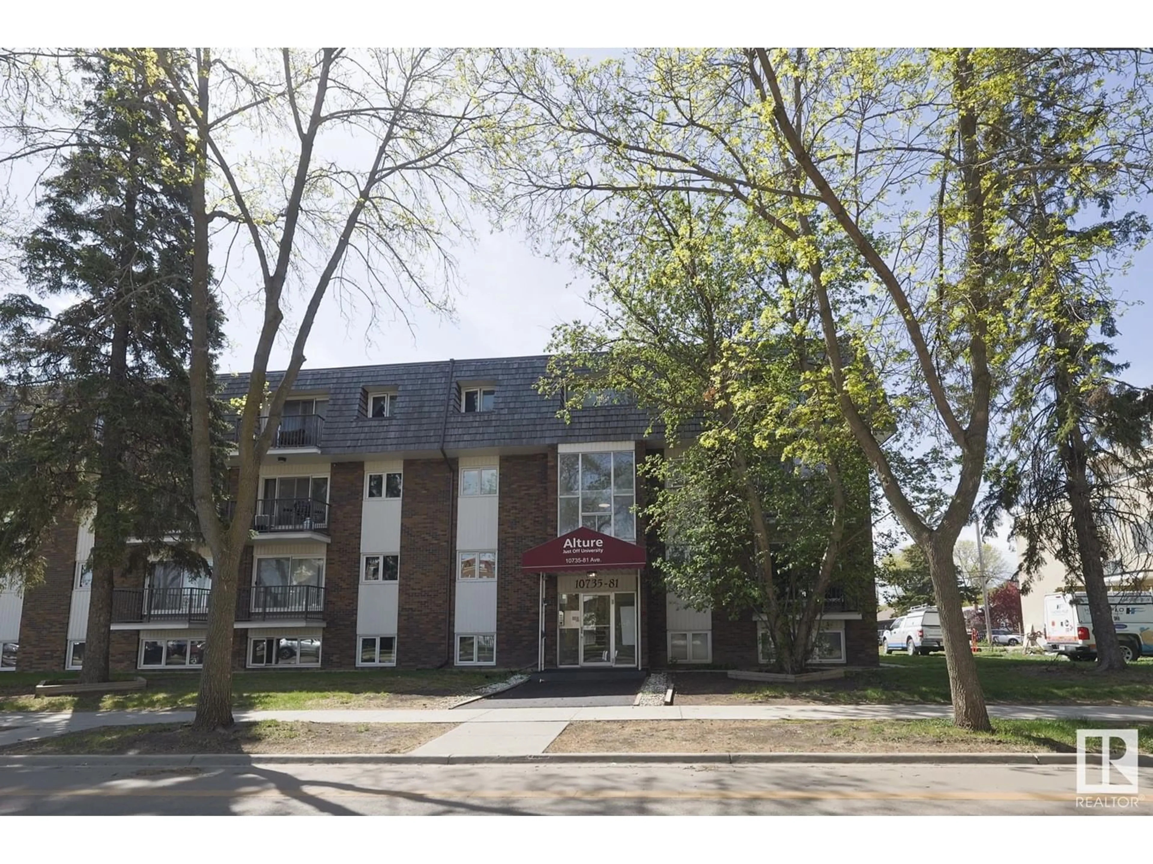 Unknown for #302 - 10735 81 AV, Edmonton Alberta T6E1Y2