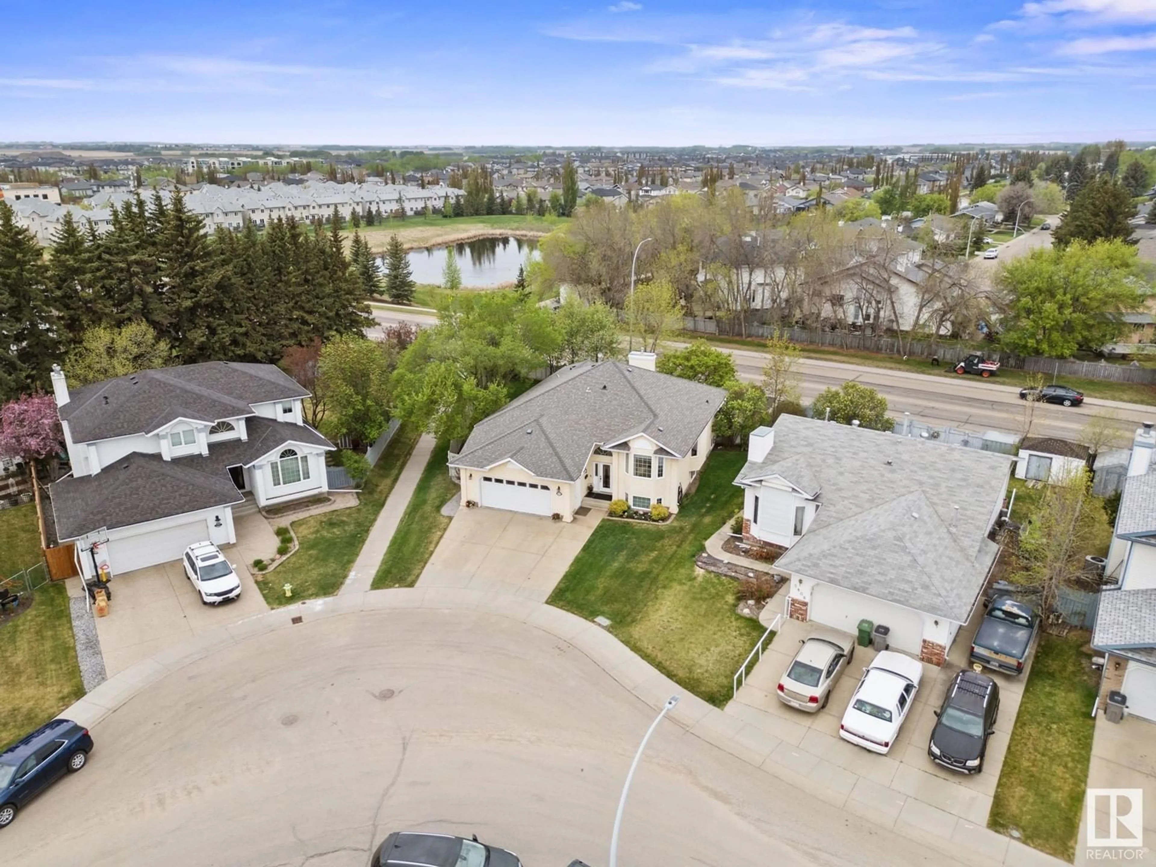 A pic from outside/outdoor area/front of a property/back of a property/a pic from drone, unknown for 5810 49 AV, Beaumont Alberta T4X1C2