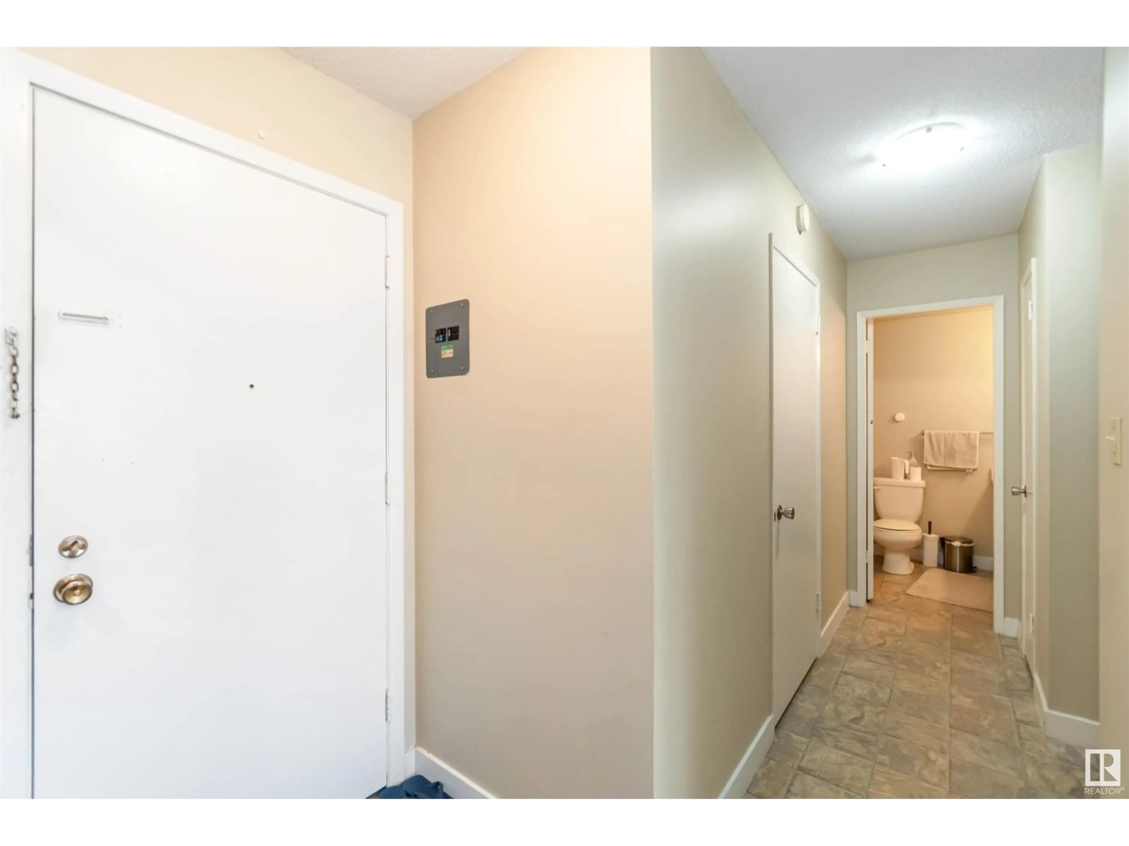 Indoor entryway for 10835 - 110 114 ST, Edmonton Alberta T5H3K3