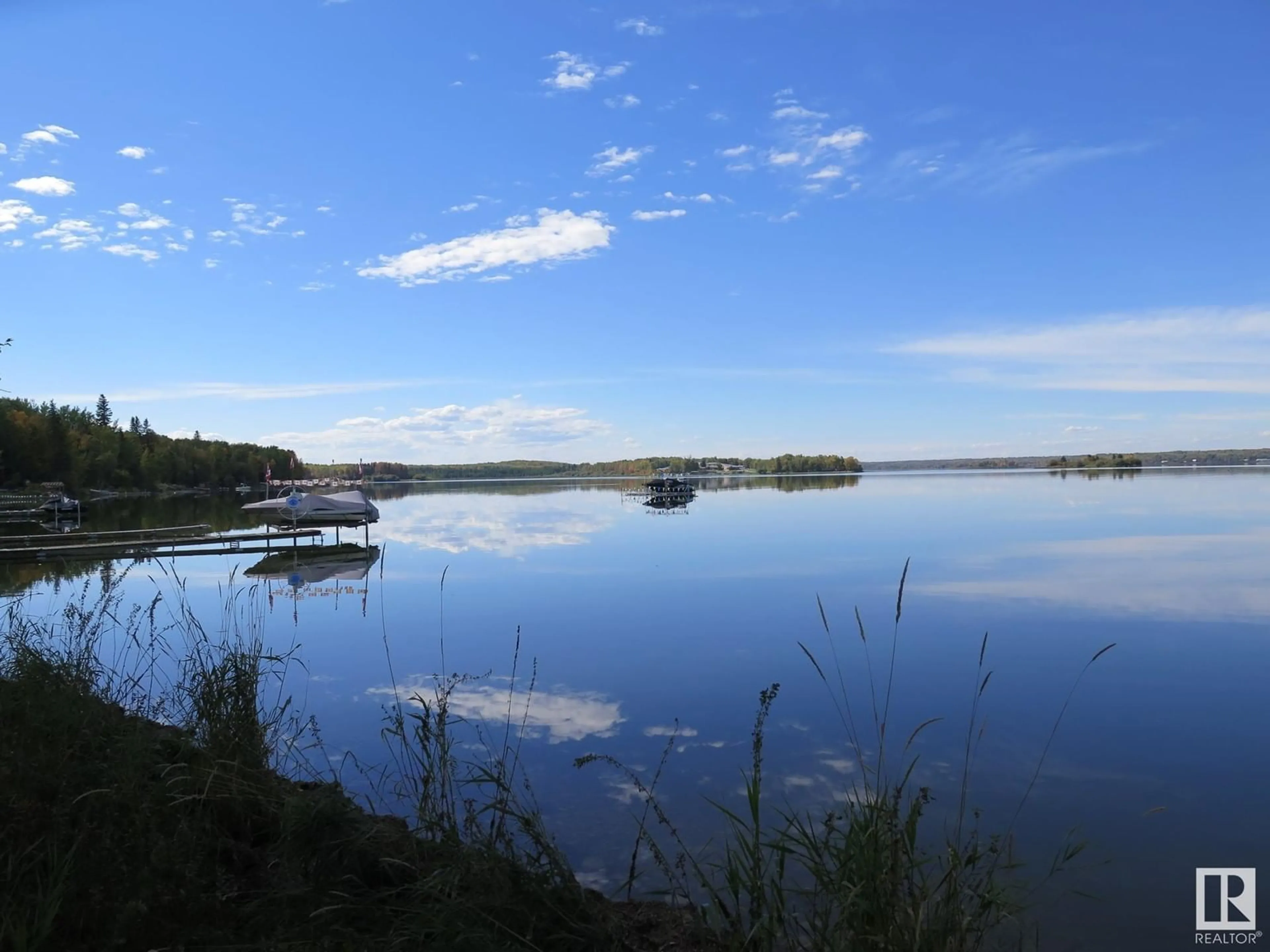 Blurry image for 3 POPPY PL, Rural Lac Ste. Anne County Alberta T0E0V0