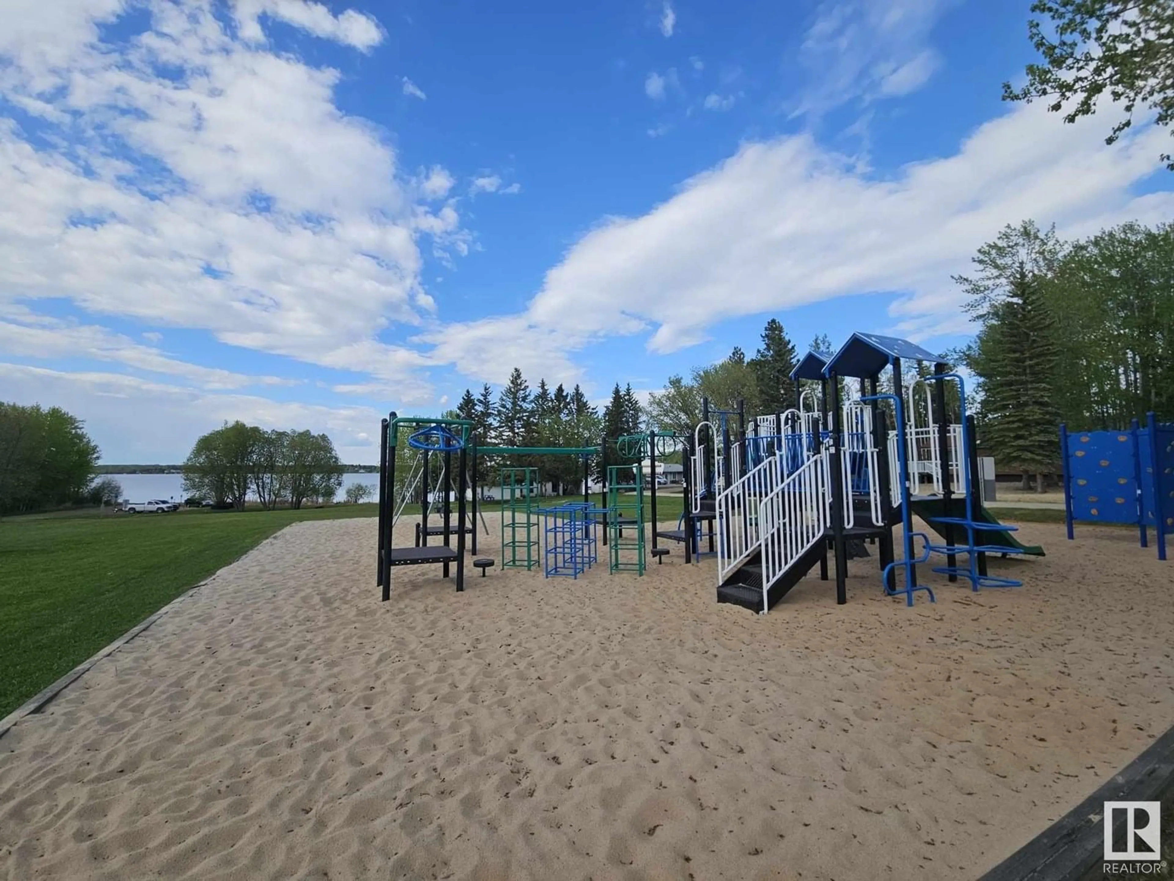 Blurry image for 3 POPPY PL, Rural Lac Ste. Anne County Alberta T0E0V0