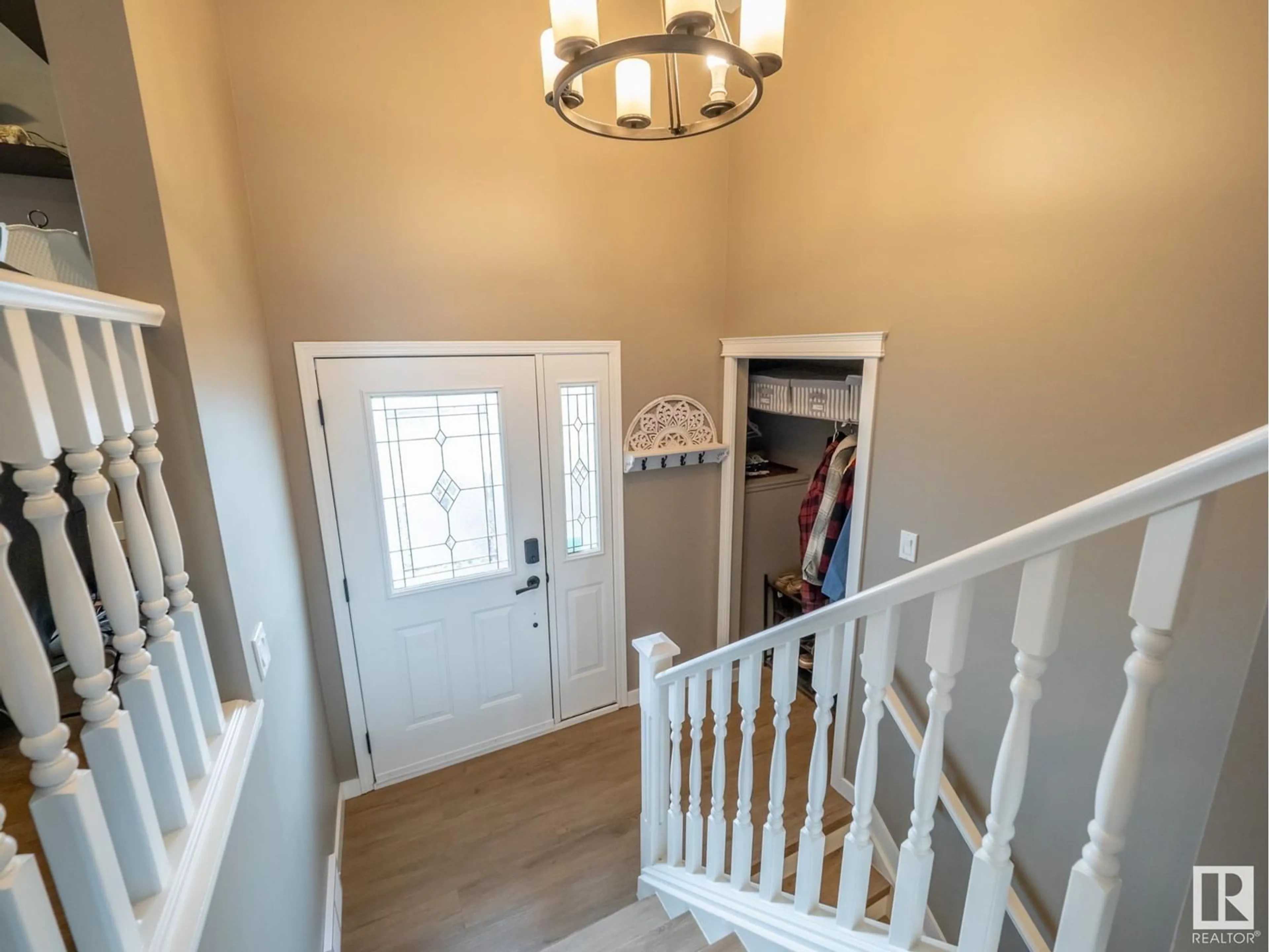 Indoor entryway for 11420 164 AV, Edmonton Alberta T5X3W2