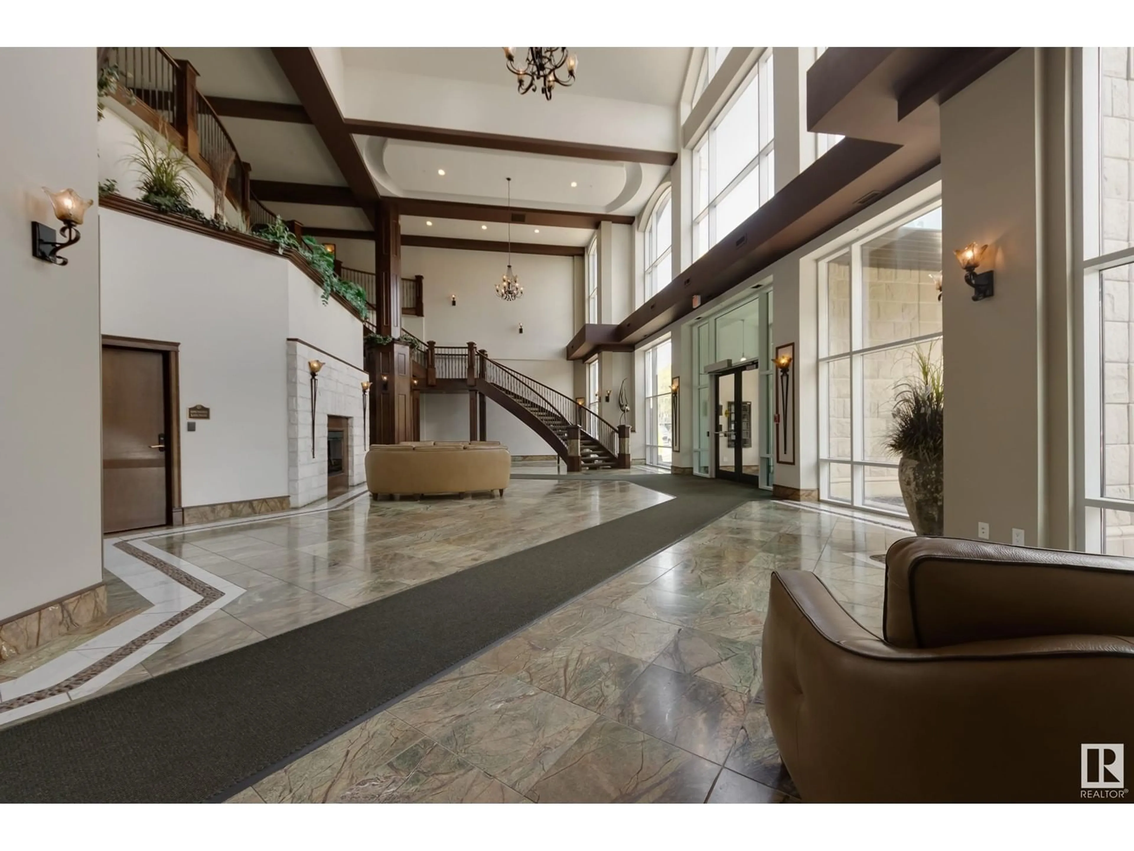 Lobby for 410 - 10142 111 ST NW, Edmonton Alberta T5K1K6