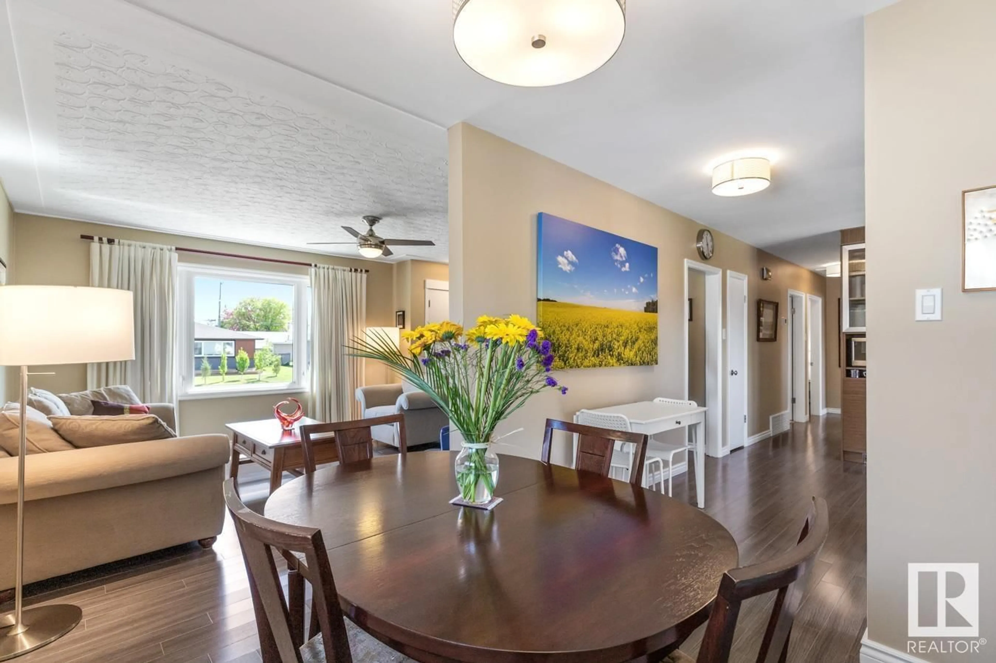 Dining room, unknown for 9520 54 ST, Edmonton Alberta T6B1H5