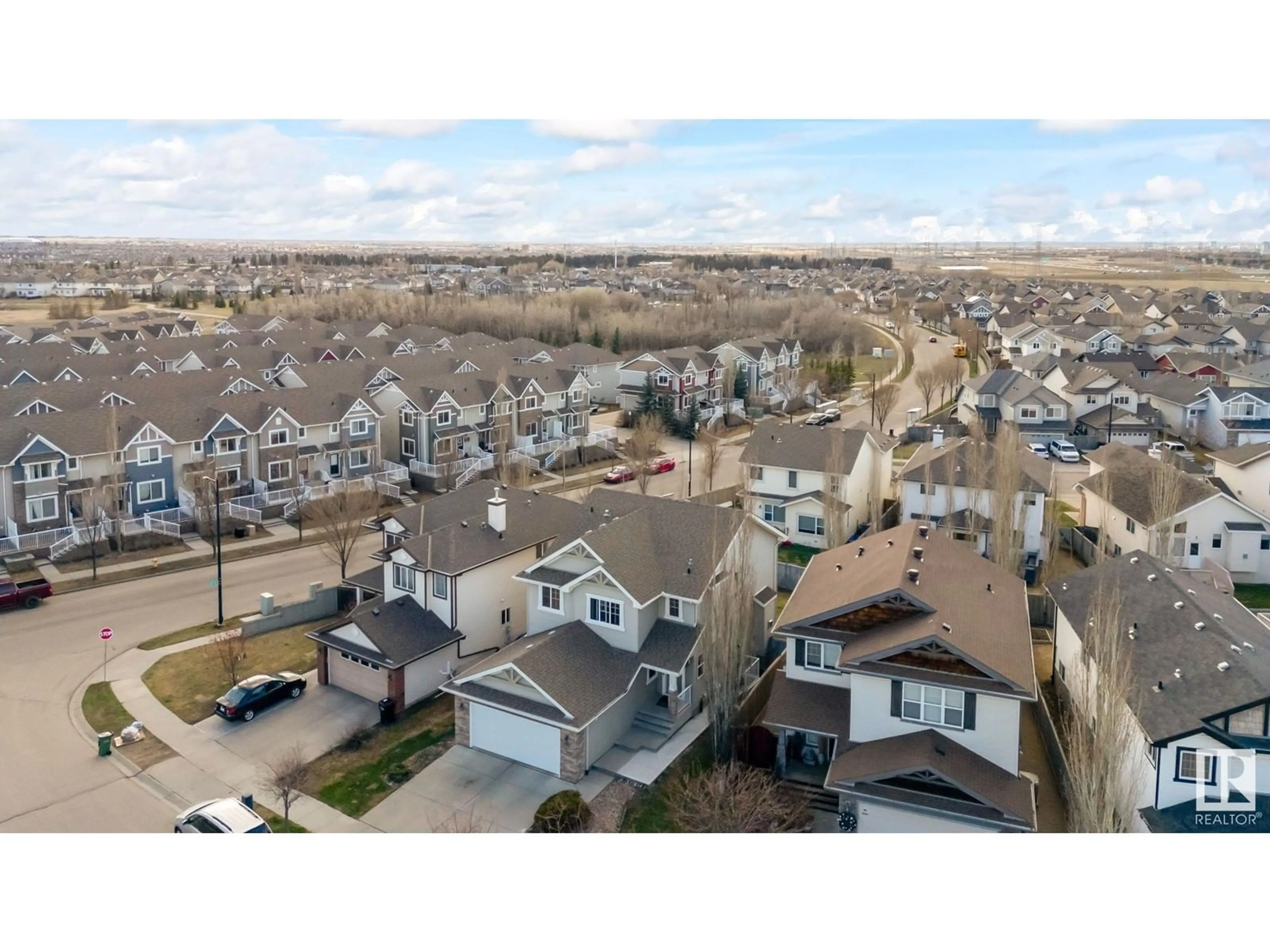 A pic from outside/outdoor area/front of a property/back of a property/a pic from drone, unknown for 224 54 ST, Edmonton Alberta T6X0L4