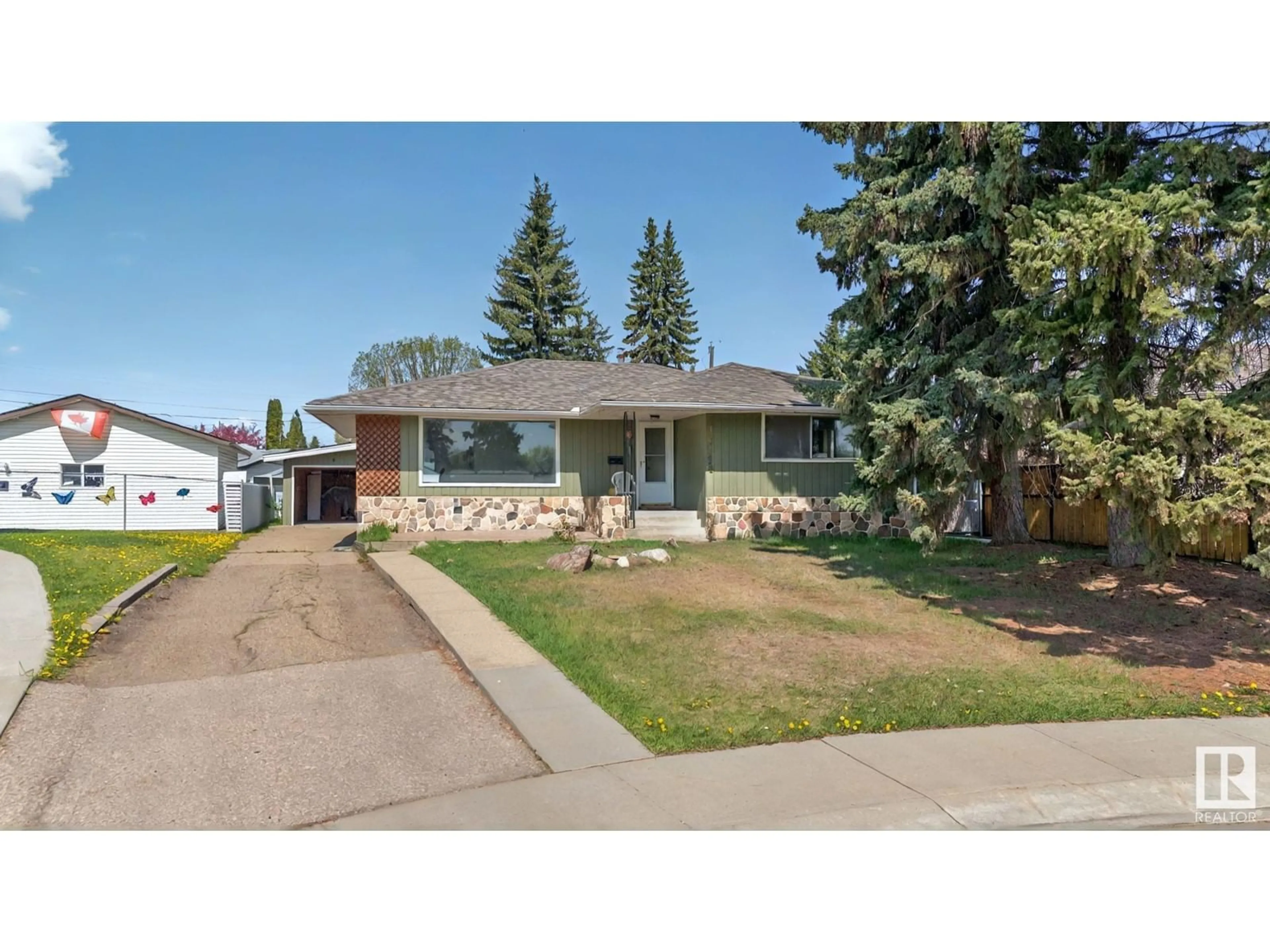 Home with vinyl exterior material, street for 16119 88A AV, Edmonton Alberta T5R4N5