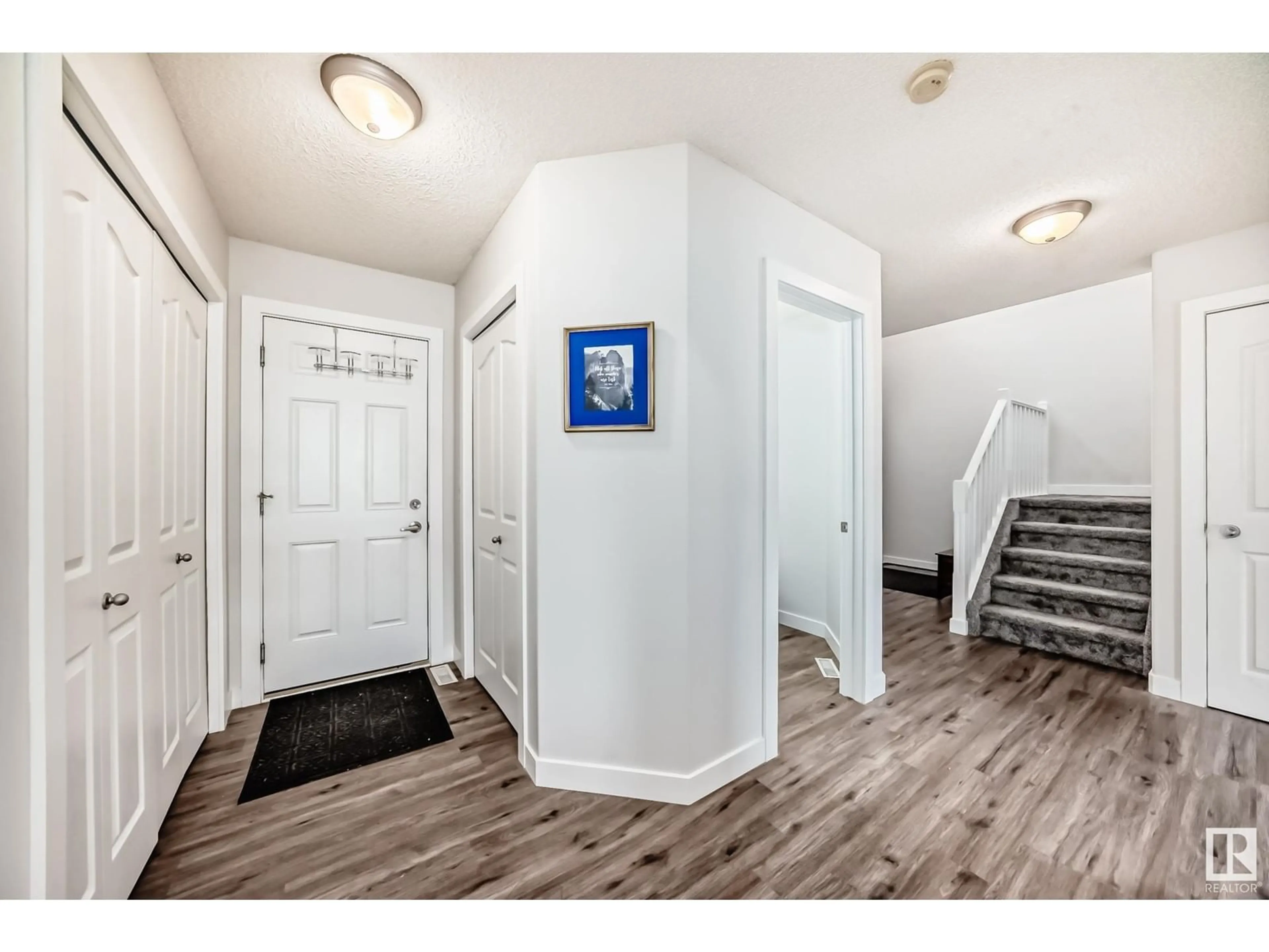 Indoor entryway for 46 SPRUCE GROUSE CR, Spruce Grove Alberta T7X4M9
