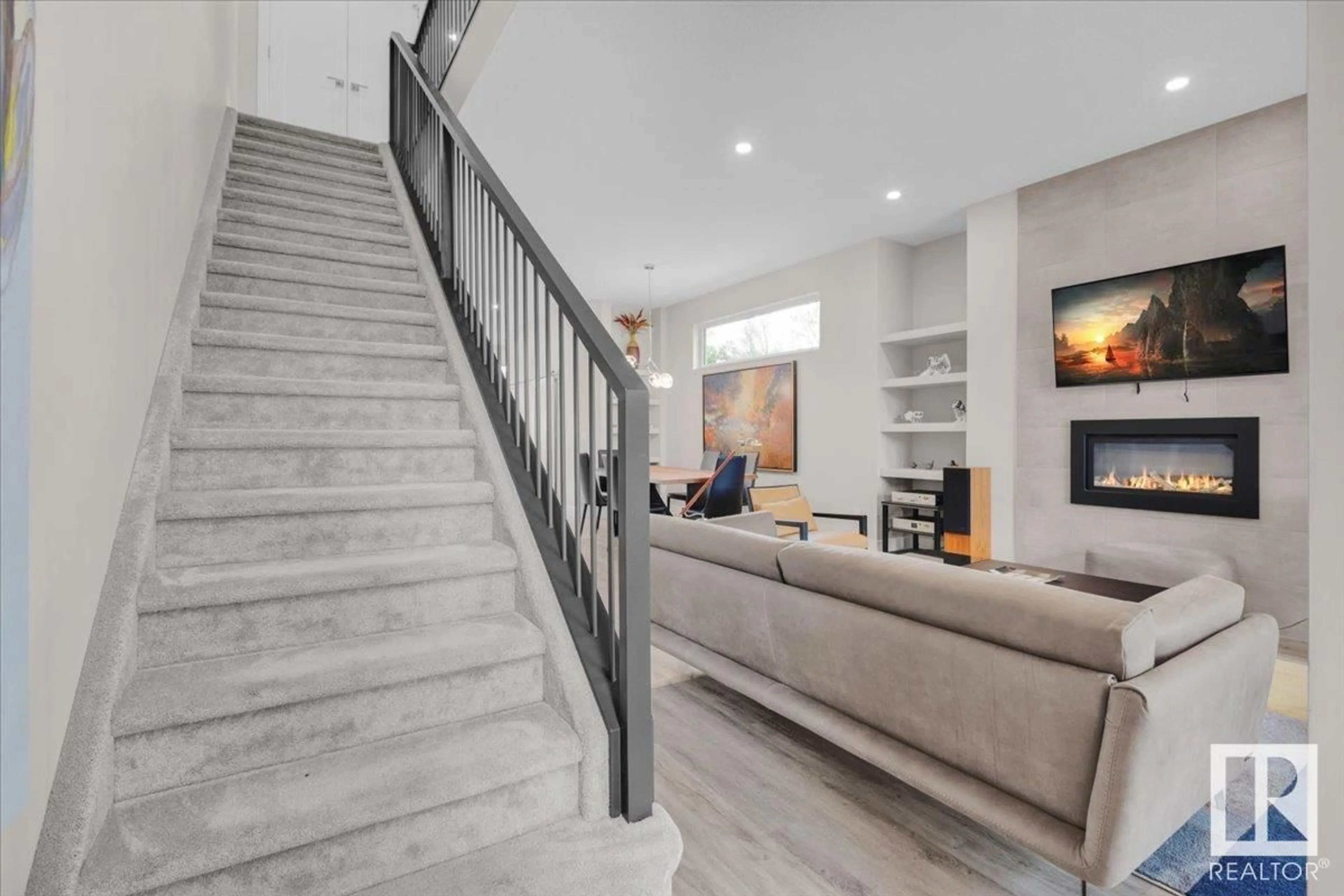 Stairs for NW - 10358 146 ST, Edmonton Alberta T5N3A2