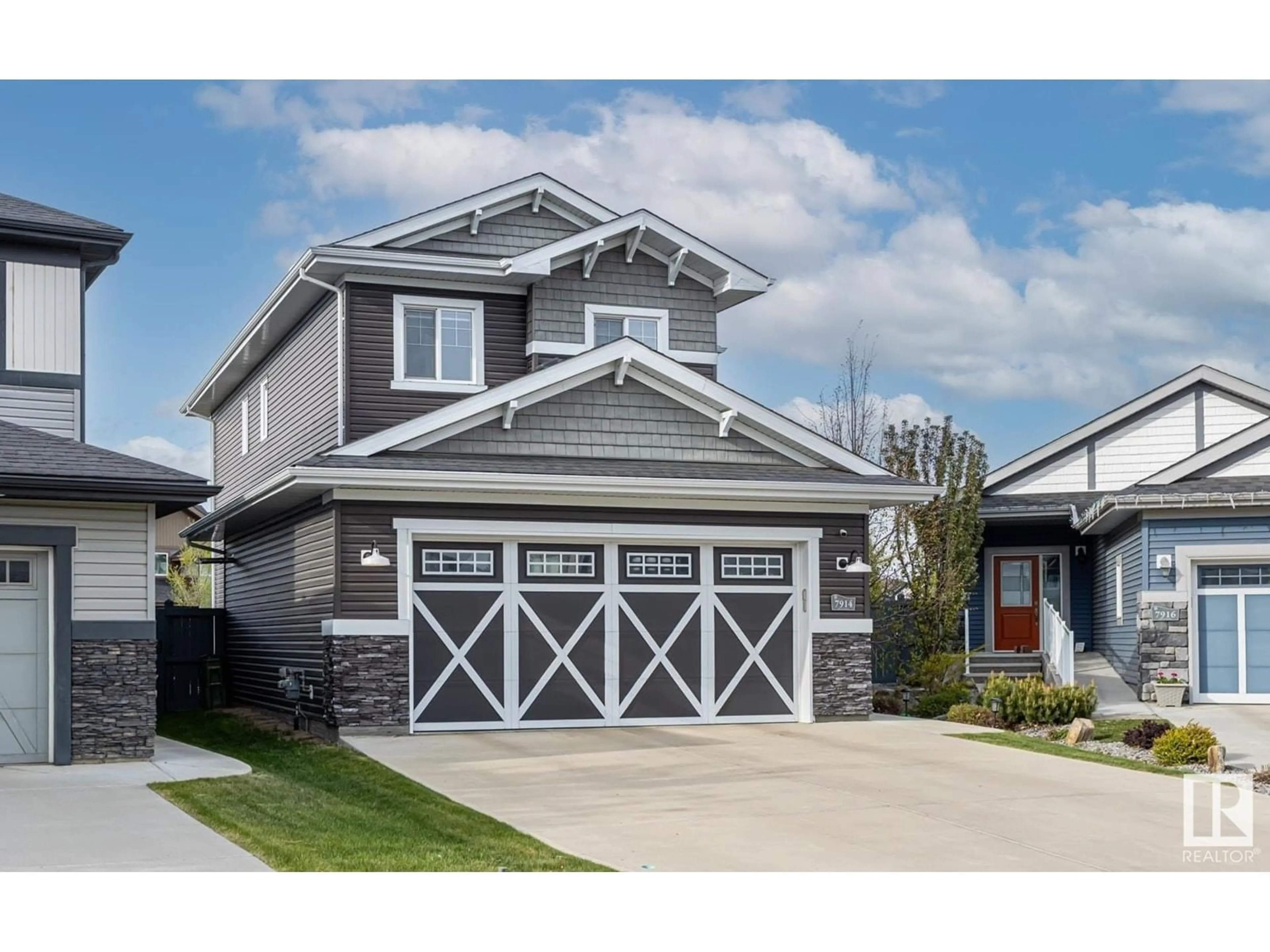 Home with vinyl exterior material, street for 7914 GETTY PL, Edmonton Alberta T5T1M8