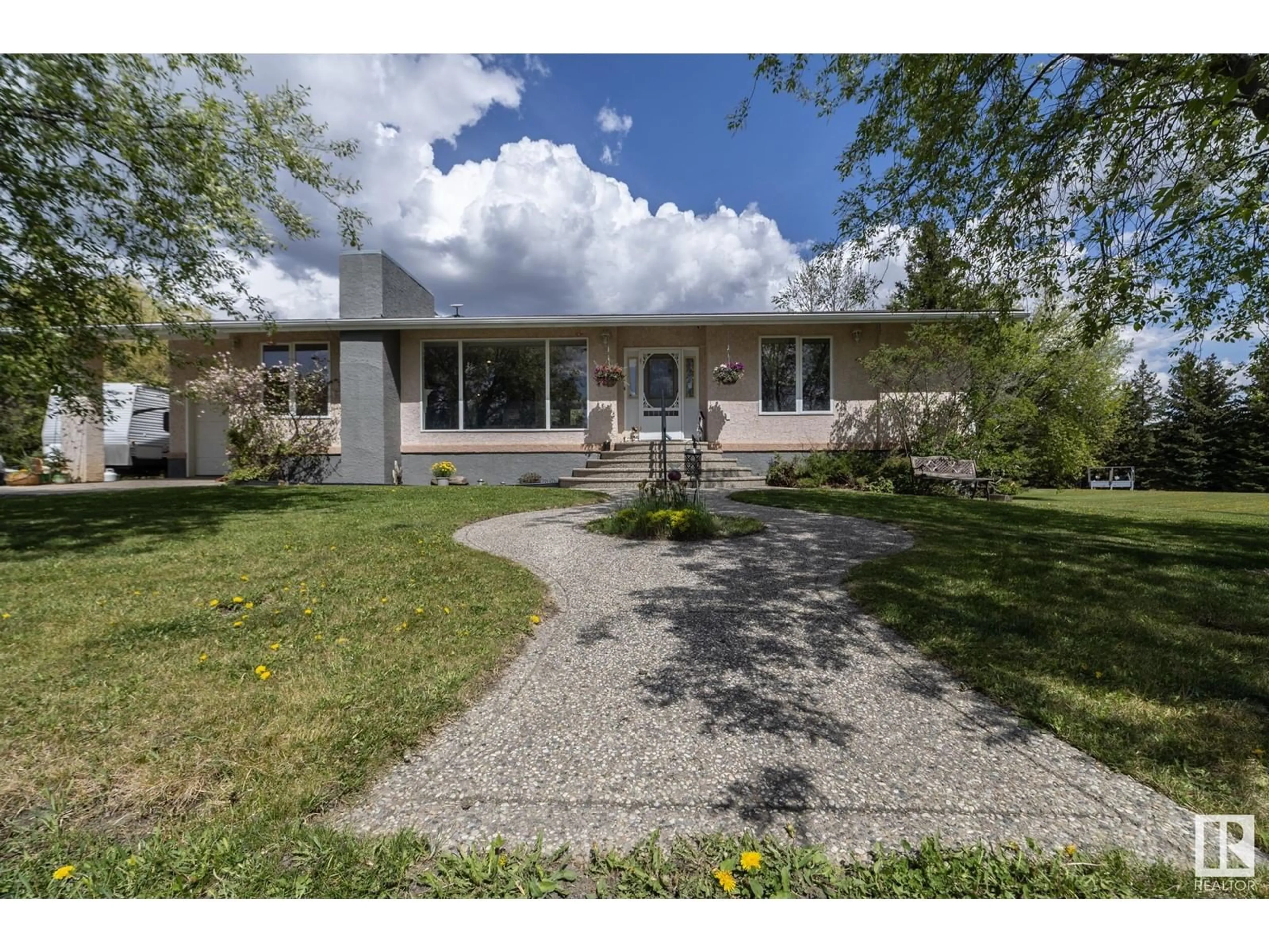 A pic from outside/outdoor area/front of a property/back of a property/a pic from drone, street for 26 255041 TWP ROAD ROAD, Rural Wetaskiwin County Alberta T0C1Z0