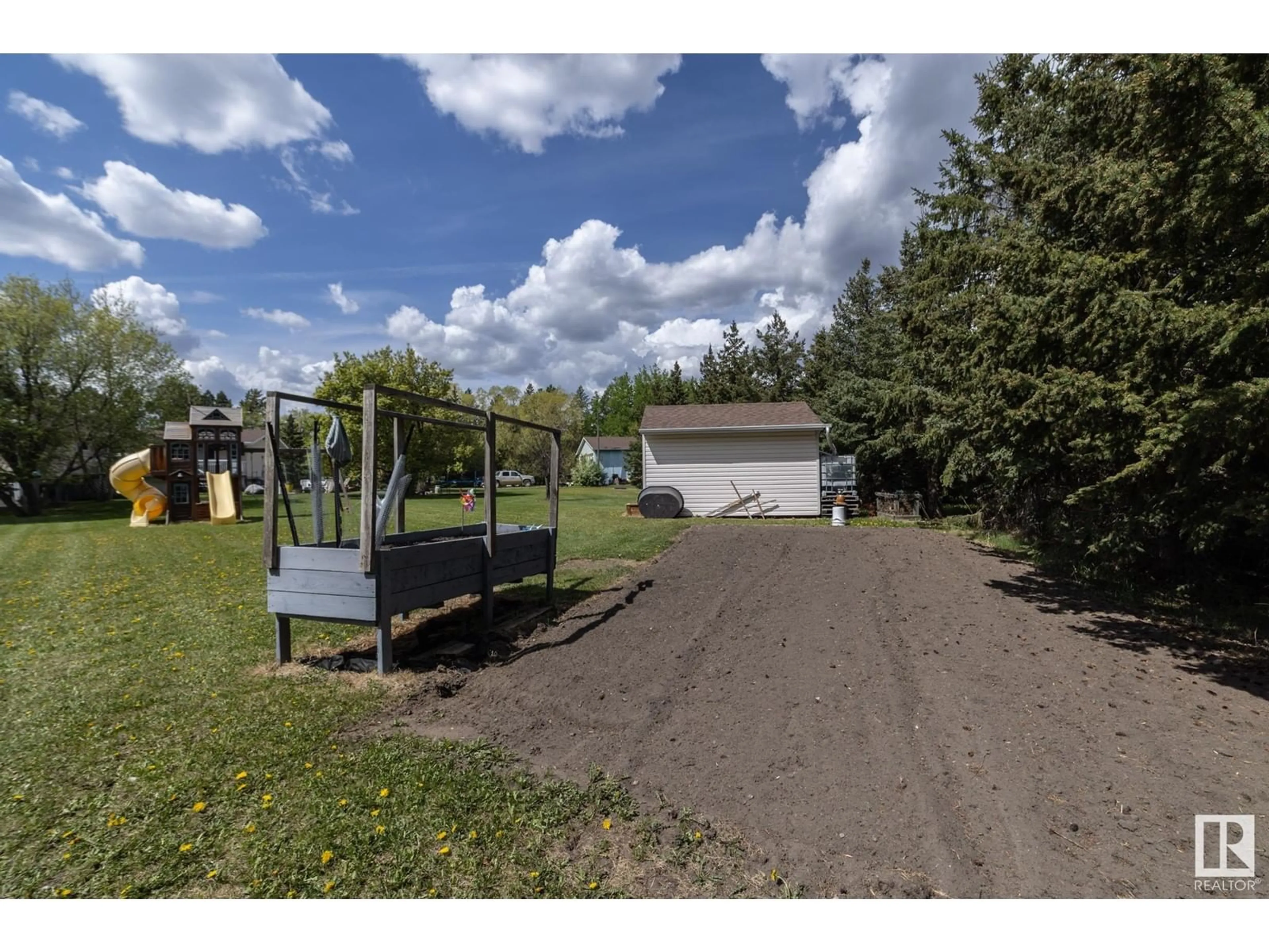 A pic from outside/outdoor area/front of a property/back of a property/a pic from drone, street for 26 255041 TWP ROAD ROAD, Rural Wetaskiwin County Alberta T0C1Z0