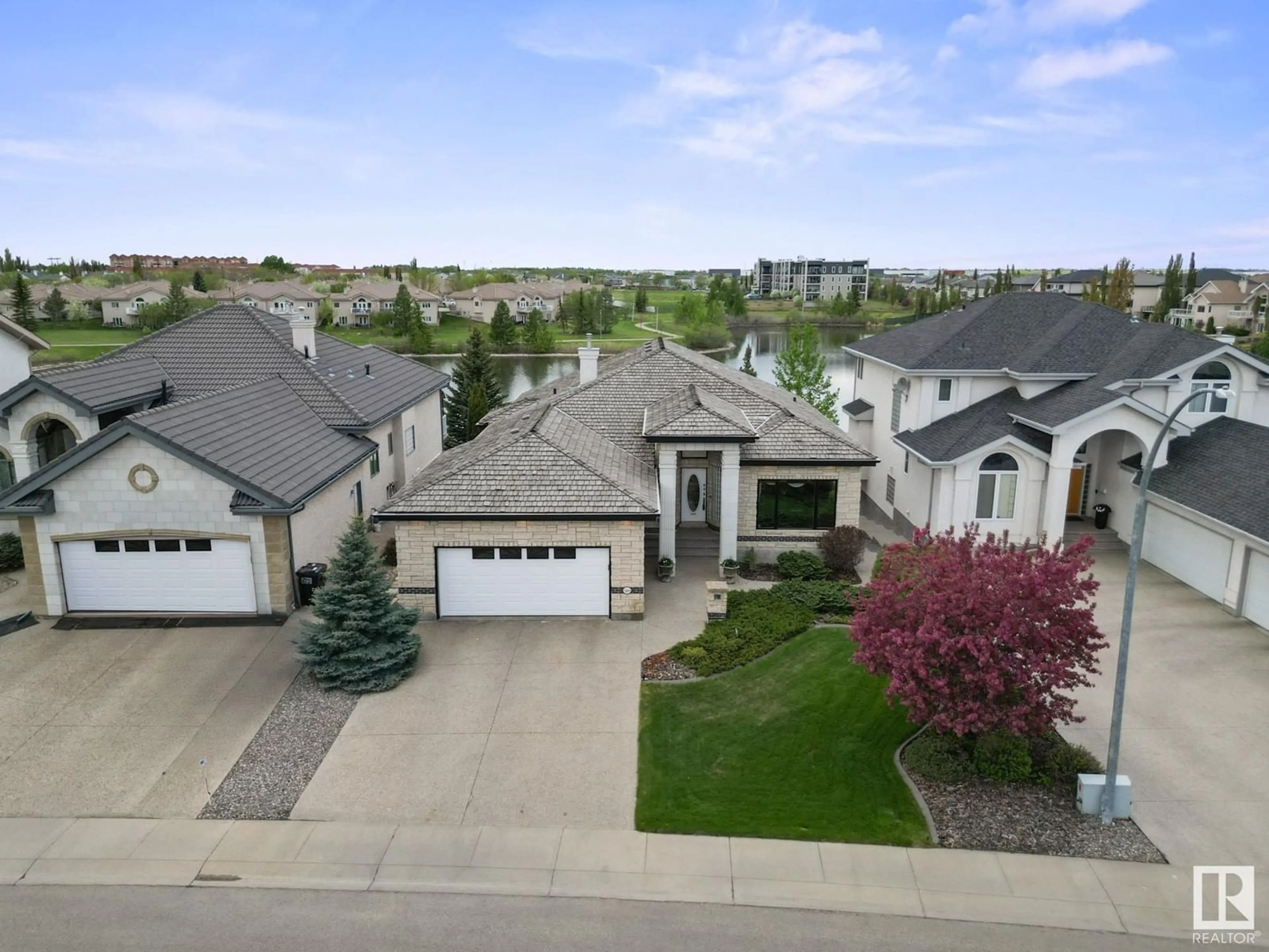 A pic from outside/outdoor area/front of a property/back of a property/a pic from drone, street for NW - 15608 135 ST, Edmonton Alberta T6V1P5