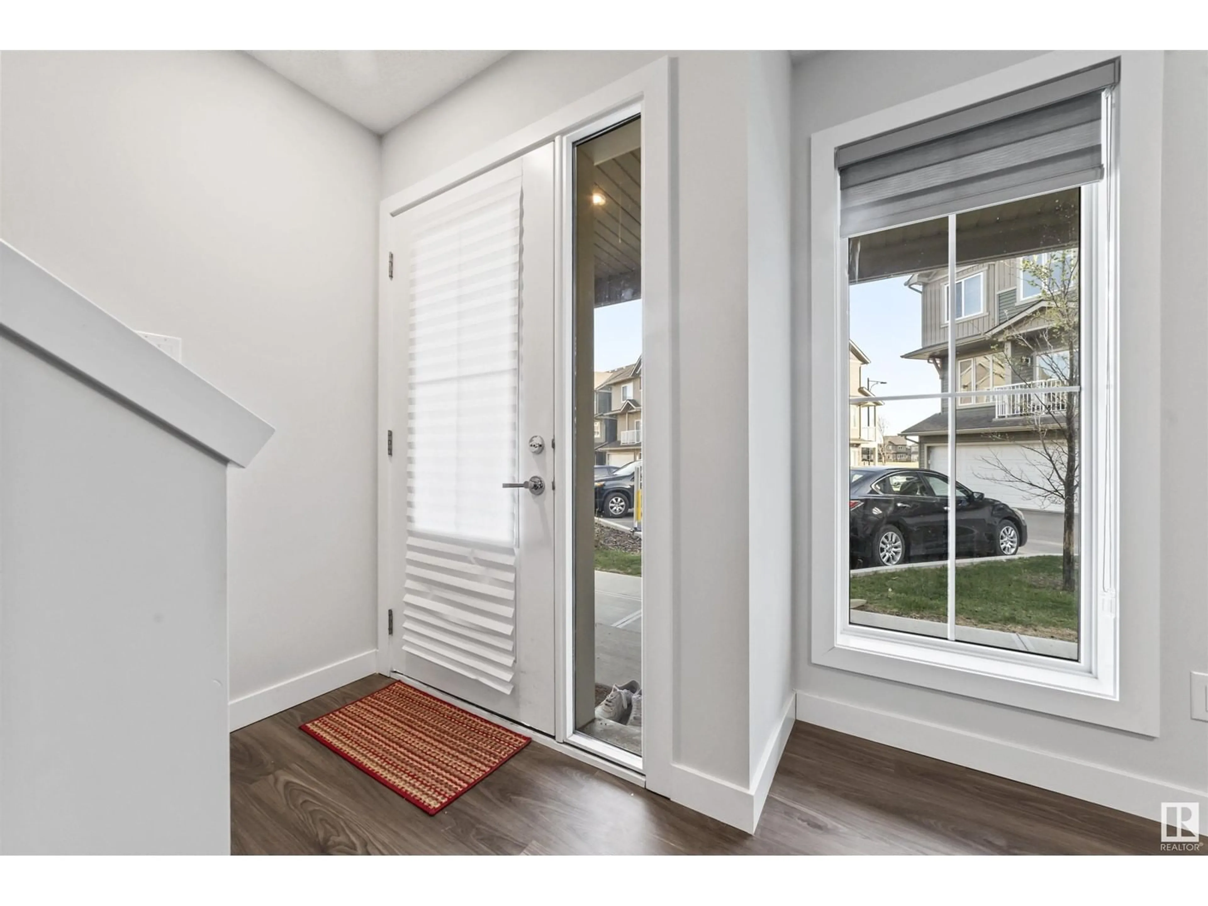 Indoor entryway for 50 1051 GRAYDON HILL BV, Edmonton Alberta T6W3J5