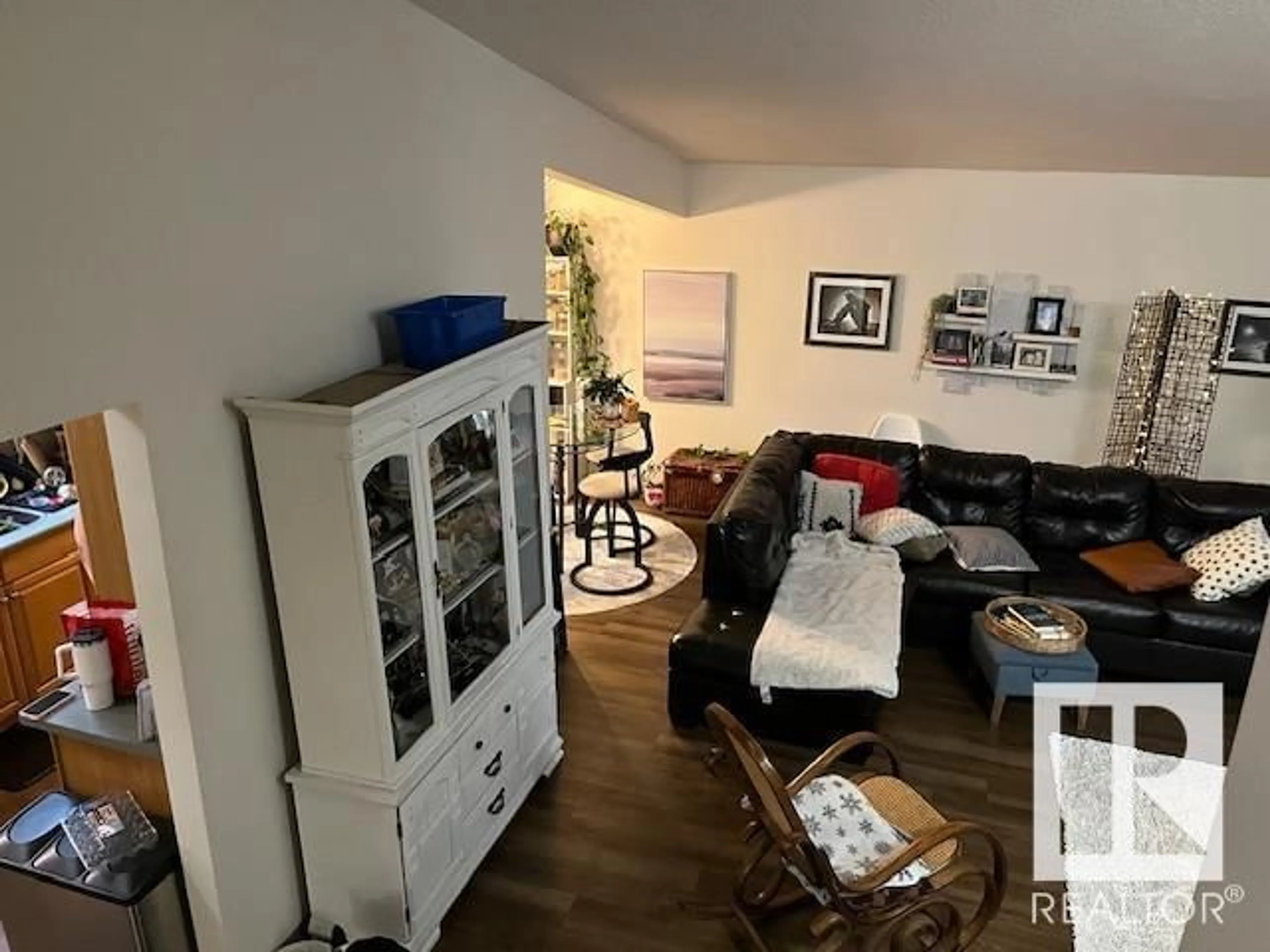 A pic of a room for 16103 86 AV NW, Edmonton Alberta T6R4C6
