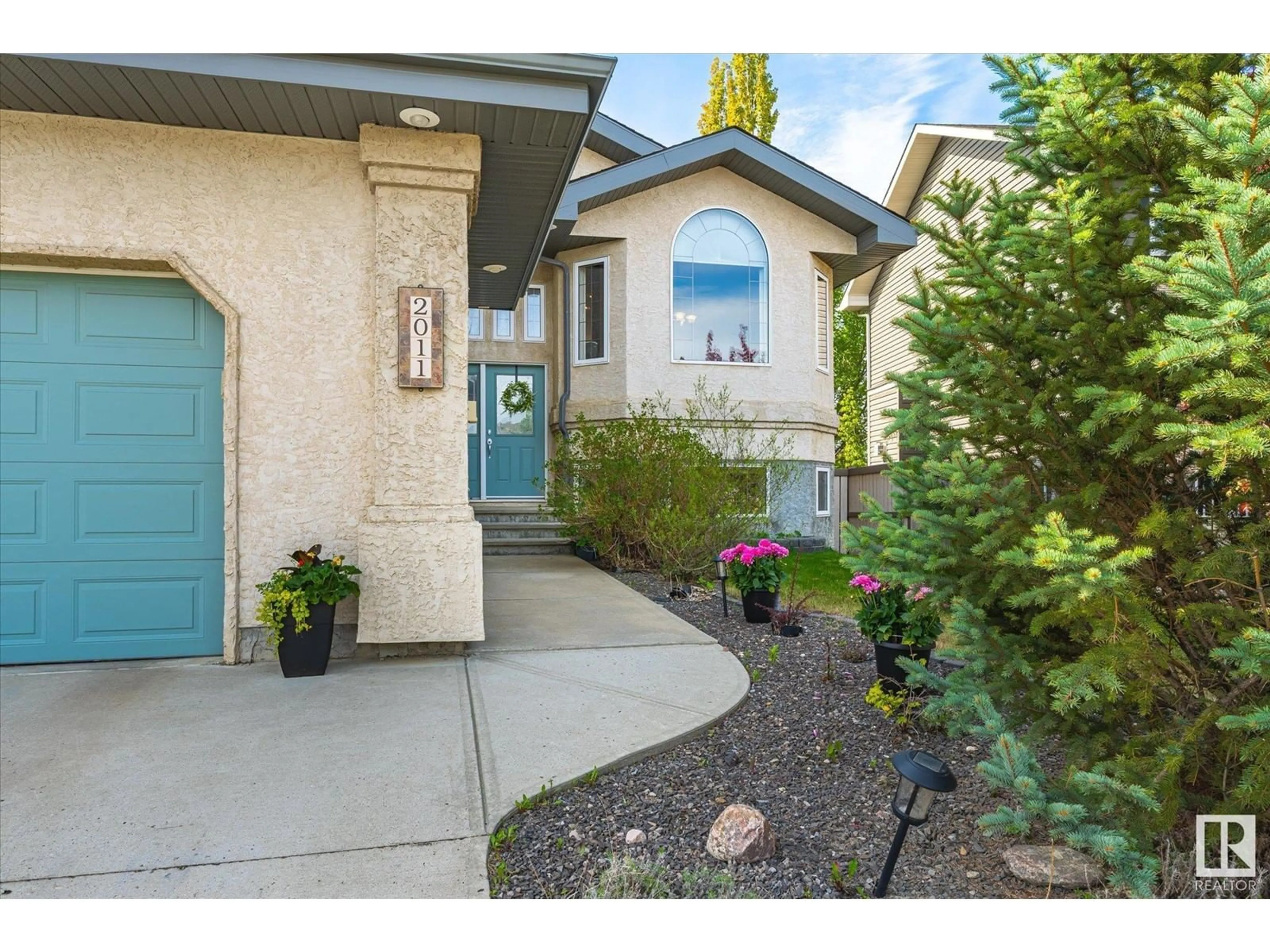 Indoor entryway for 2011 SUMMERWOOD ESTATES BAY, Sherwood Park Alberta T8H0B7