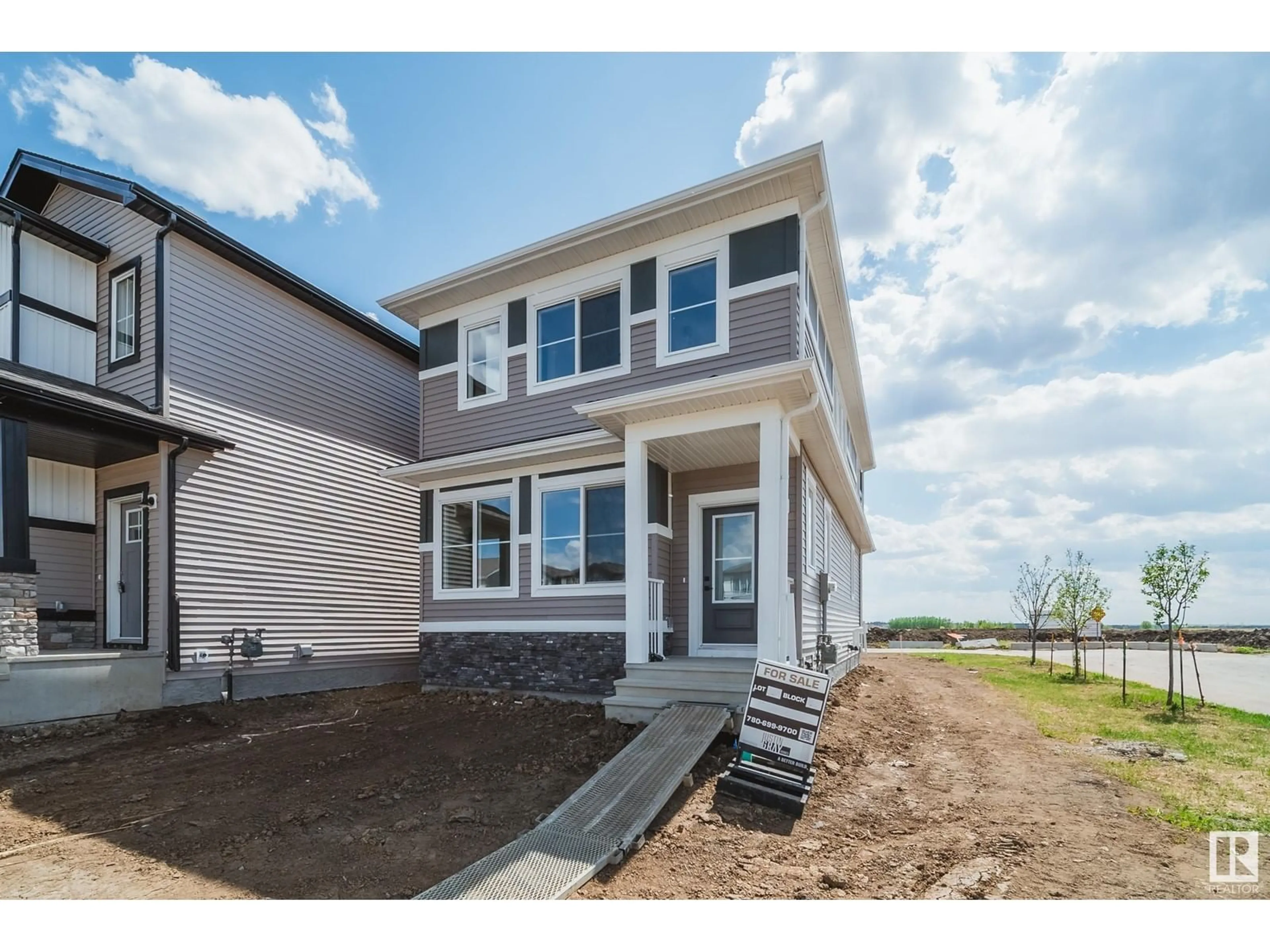 Home with vinyl exterior material, street for 45 SIENNA BOULEVARD, Fort Saskatchewan Alberta T8L0W3