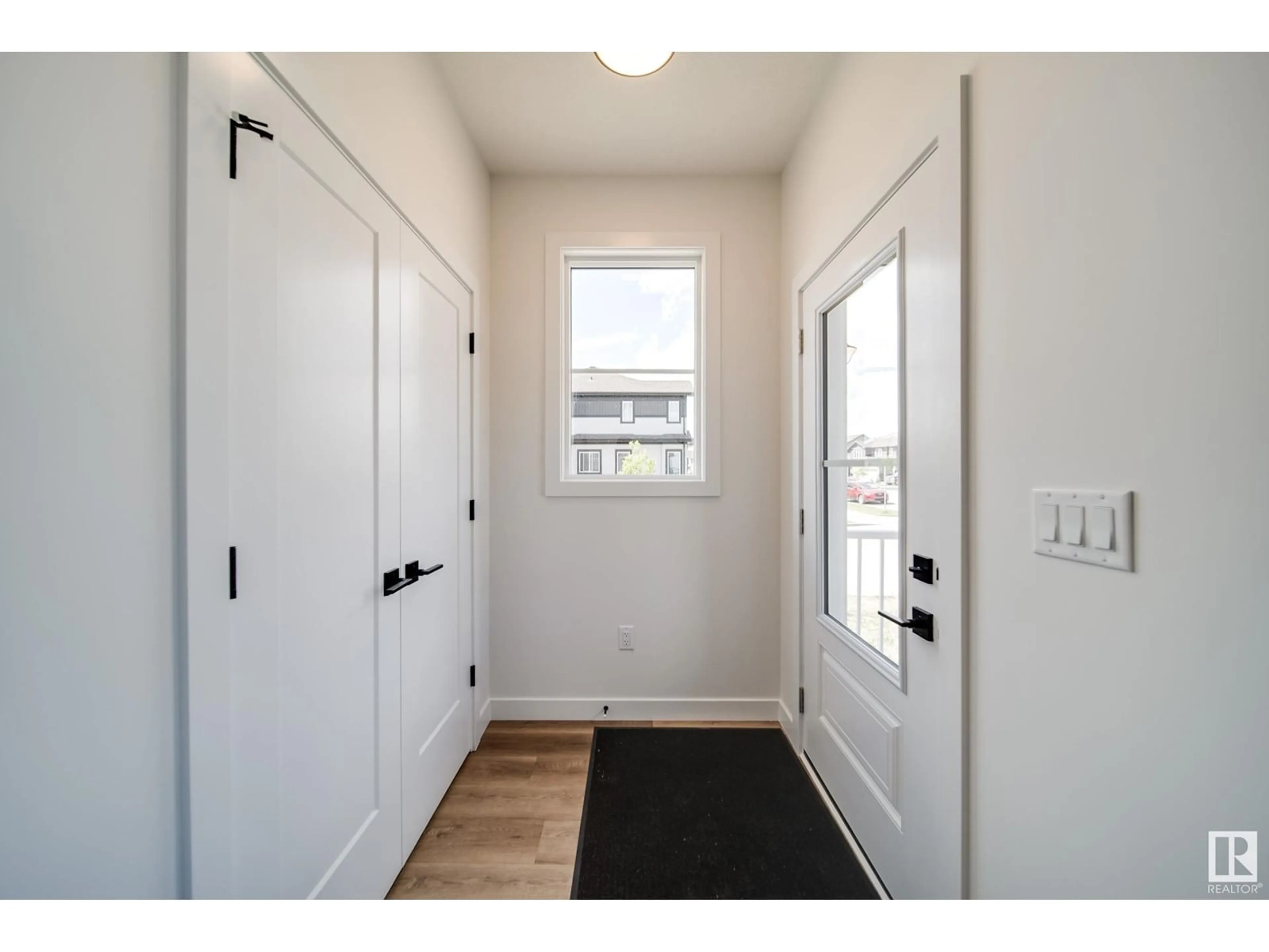 Indoor entryway for 45 SIENNA BOULEVARD, Fort Saskatchewan Alberta T8L0W3