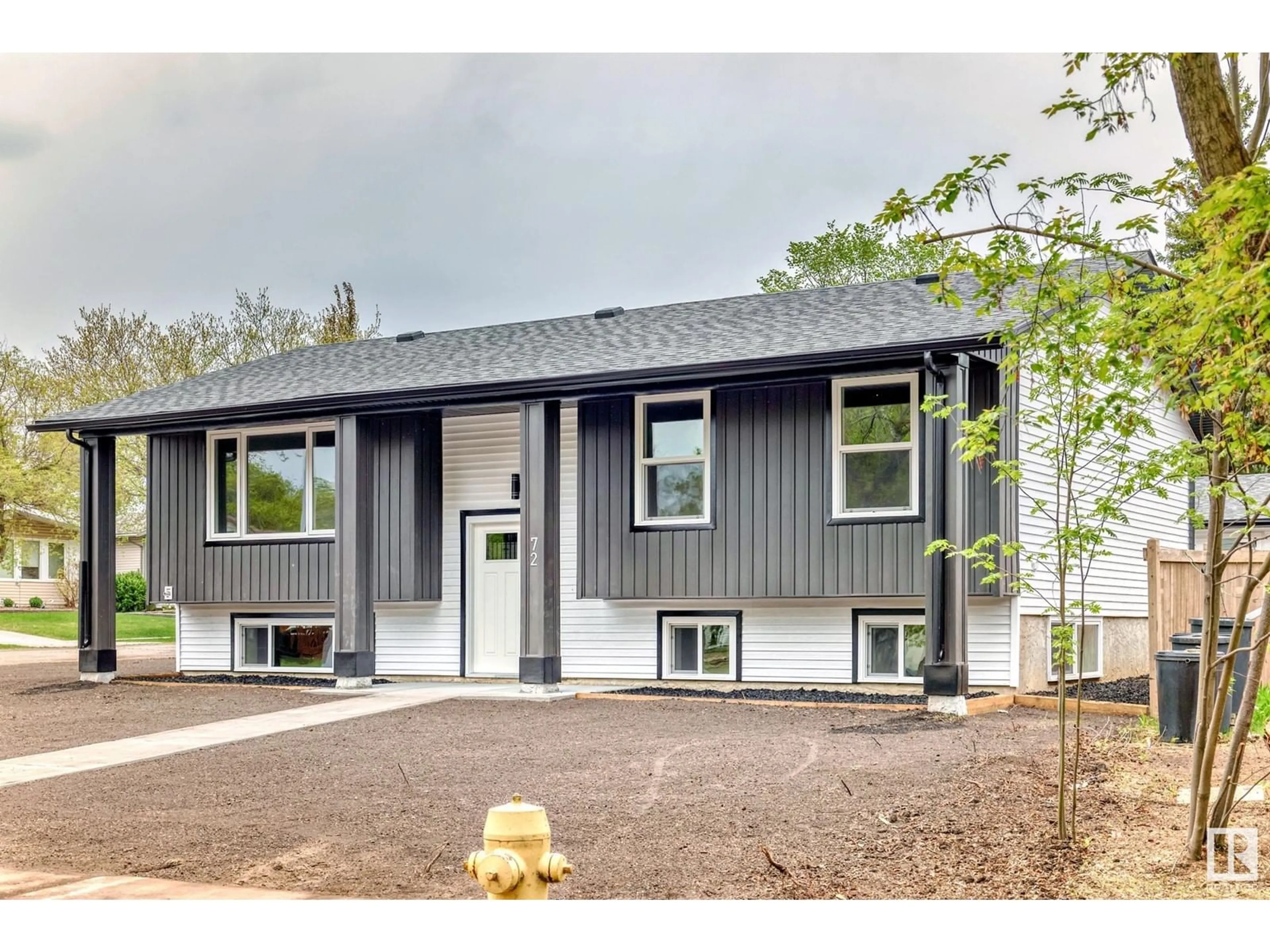 Home with vinyl exterior material, street for 72 AMBER CR, St. Albert Alberta T8N2J1