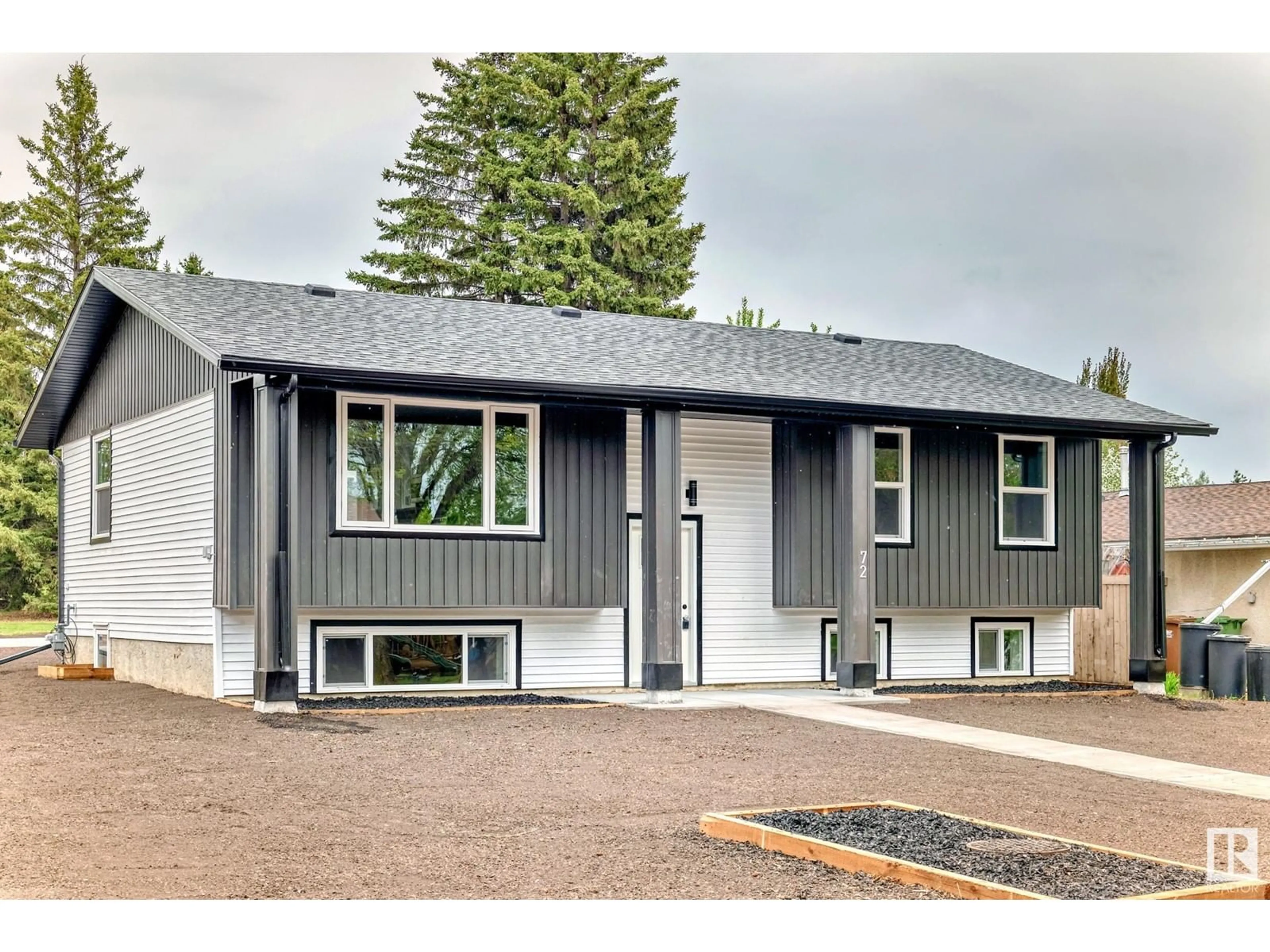 Home with vinyl exterior material, street for 72 AMBER CR, St. Albert Alberta T8N2J1