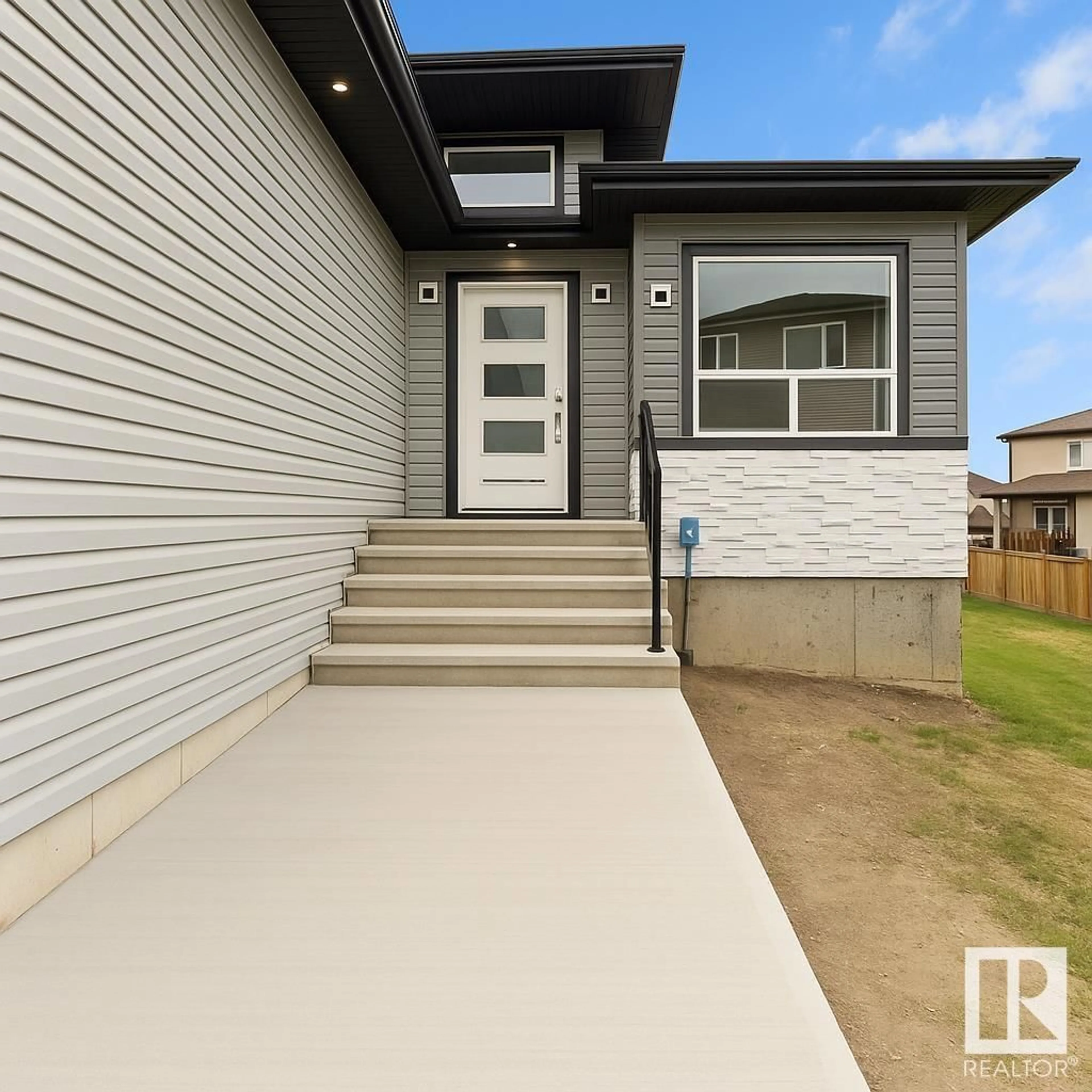 Home with vinyl exterior material, street for 36 SOUTHBRIDGE CR, Calmar Alberta T6L4H4