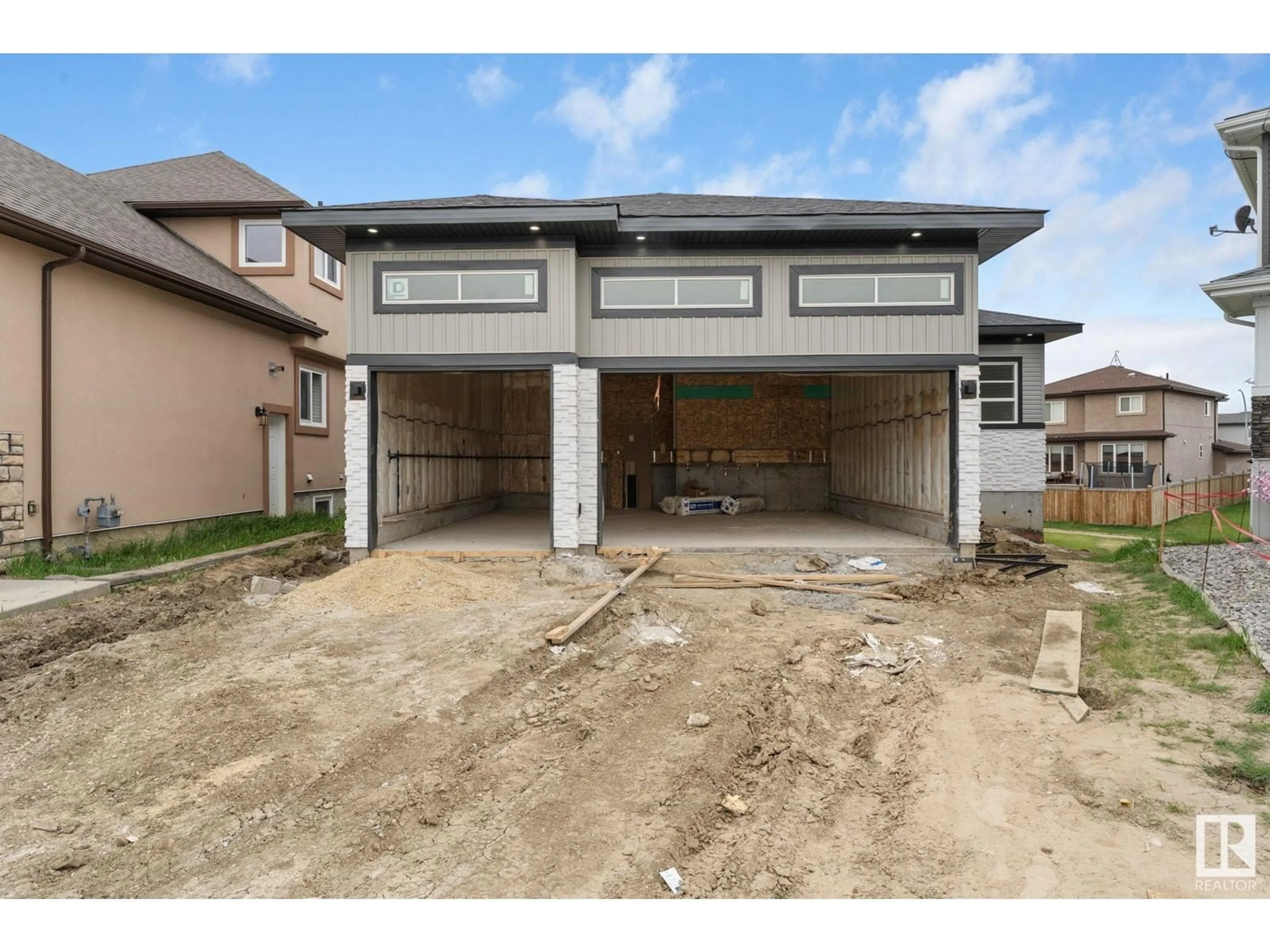 Indoor garage for 36 SOUTHBRIDGE CR, Calmar Alberta T6L4H4