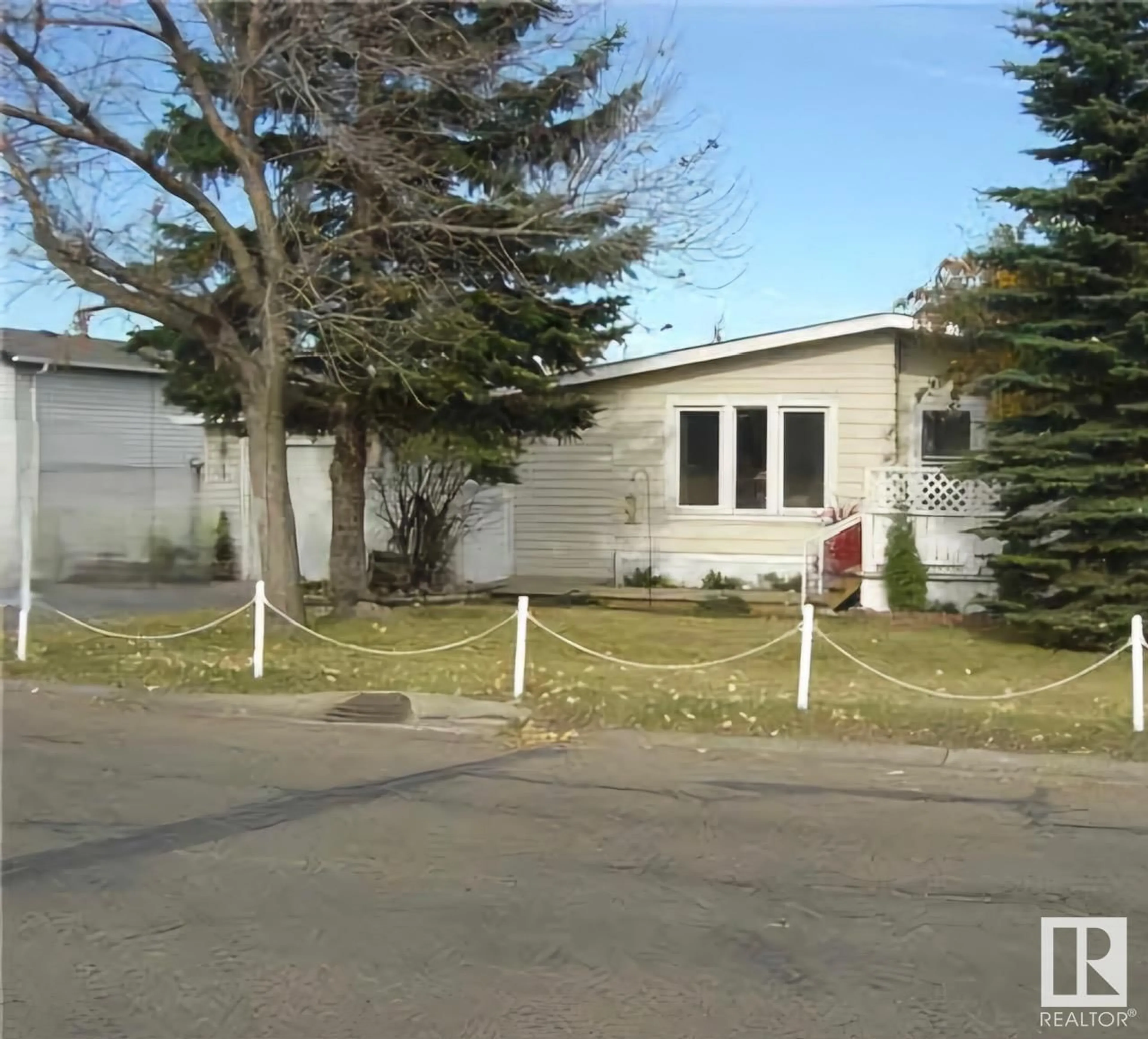 Home with vinyl exterior material, street for 2 OAK RIDGE DRIVE, Edmonton Alberta T6P1G8