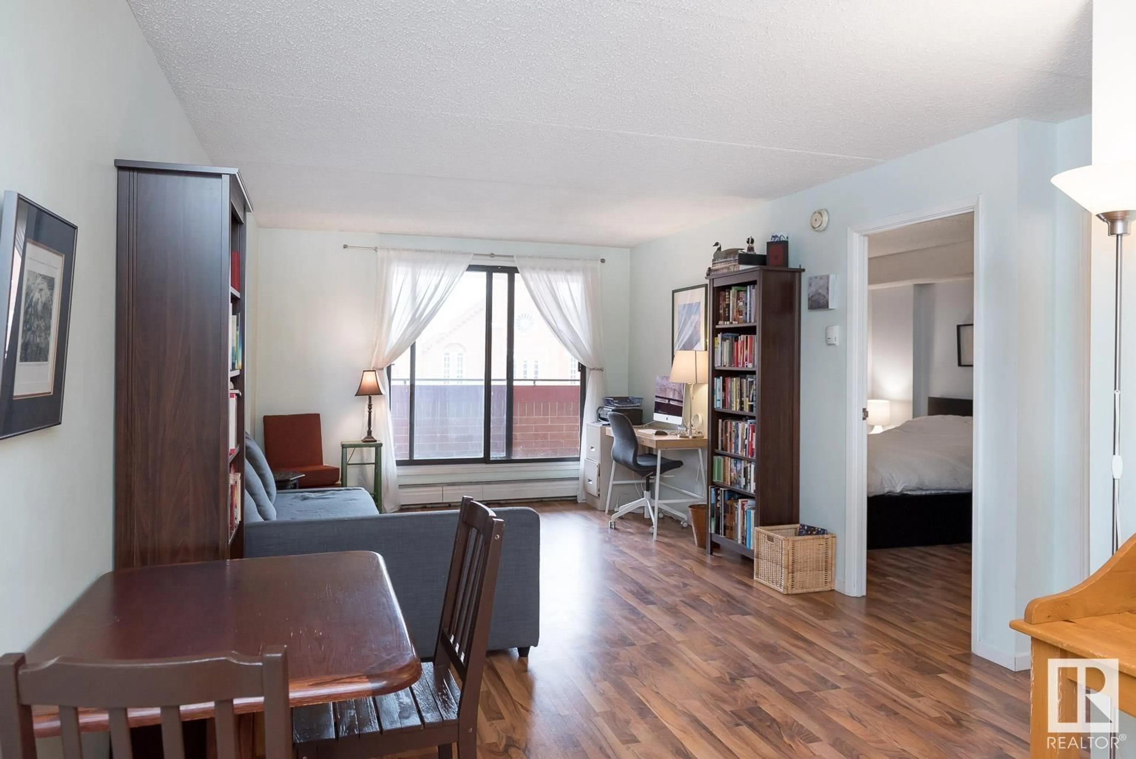 A pic of a room for 304 - 9917 110 ST, Edmonton Alberta T5K2N4