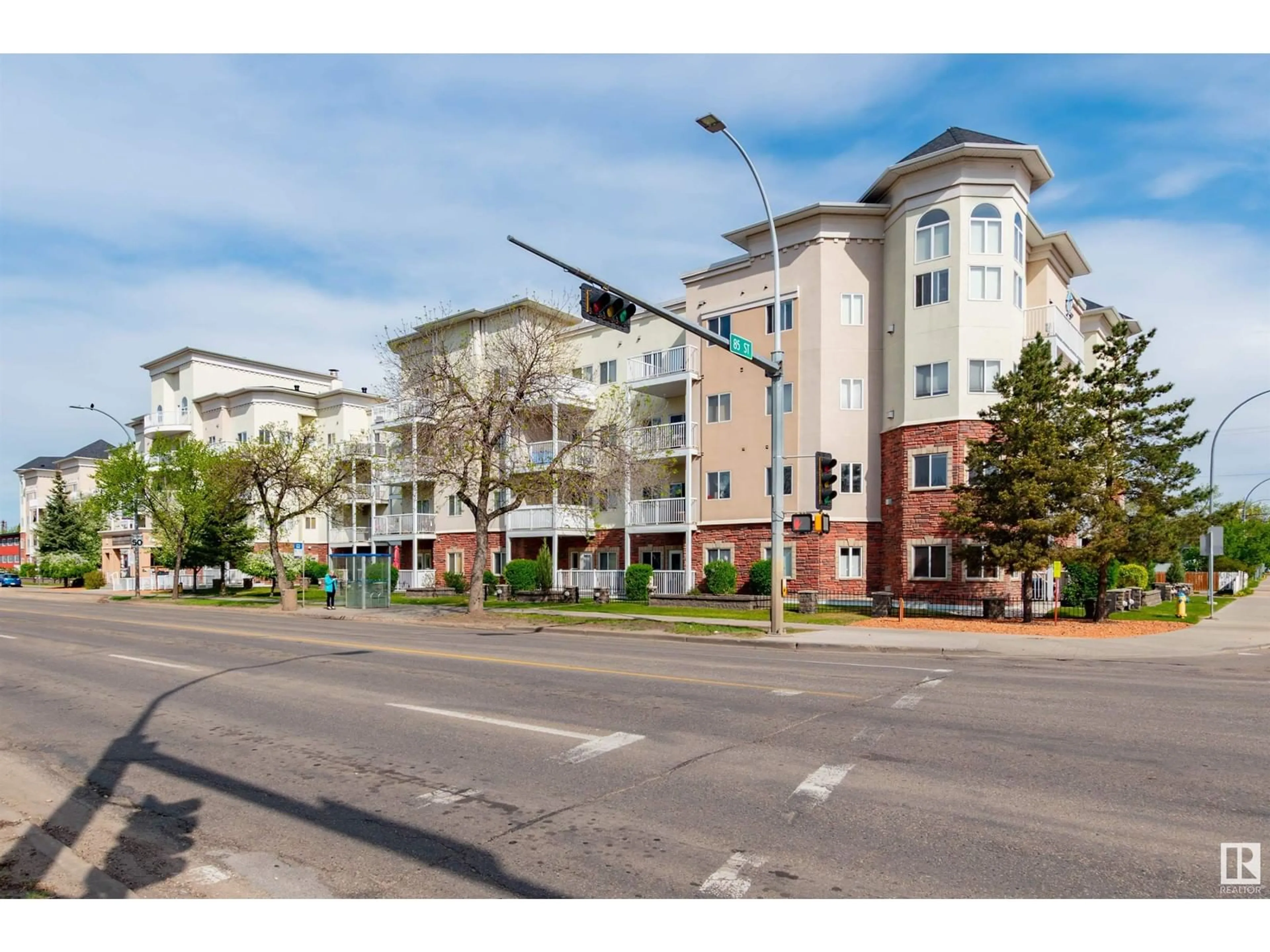 Blurry image for 319 8528 82 AV NW, Edmonton Alberta T6C0Y8