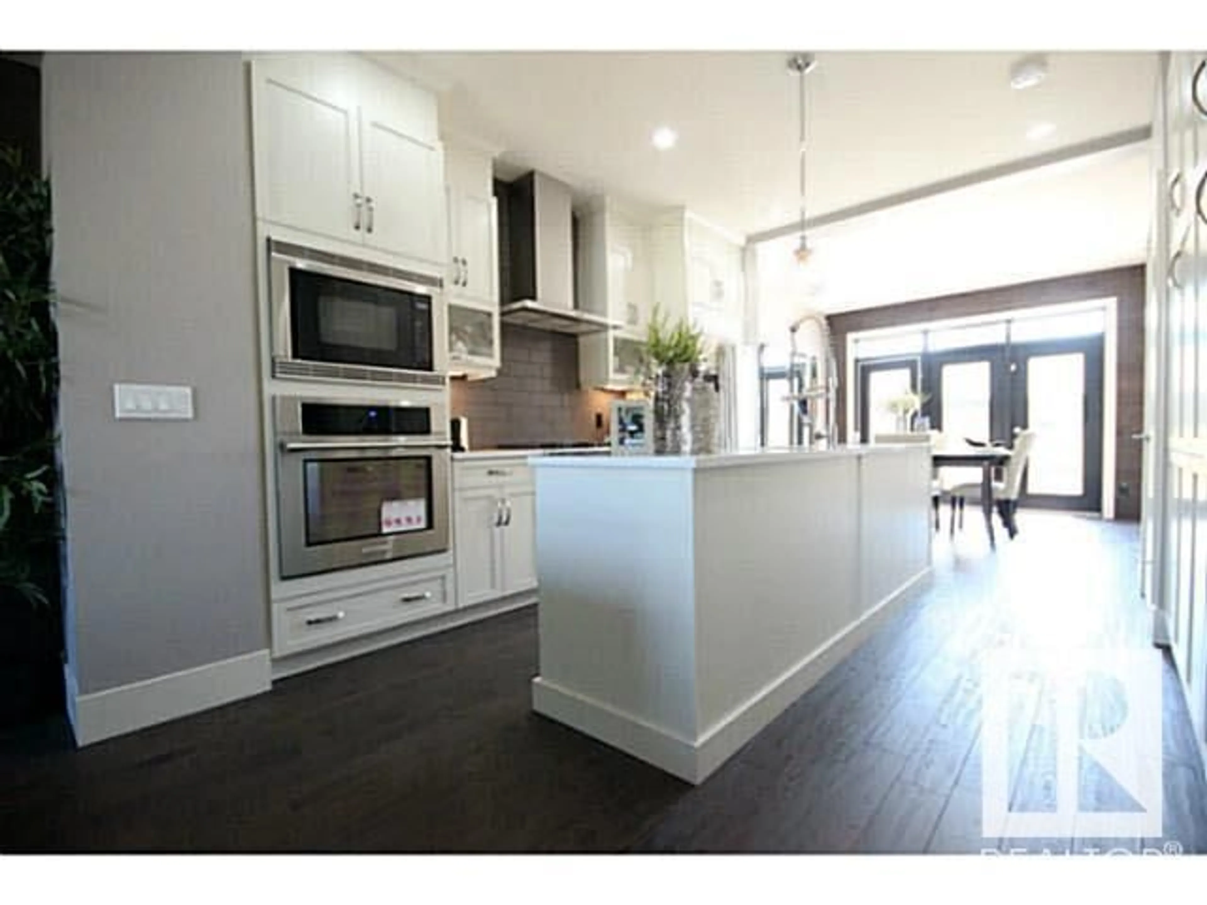 Open concept kitchen, unknown for 11333 76 AV NW, Edmonton Alberta T6G0K3