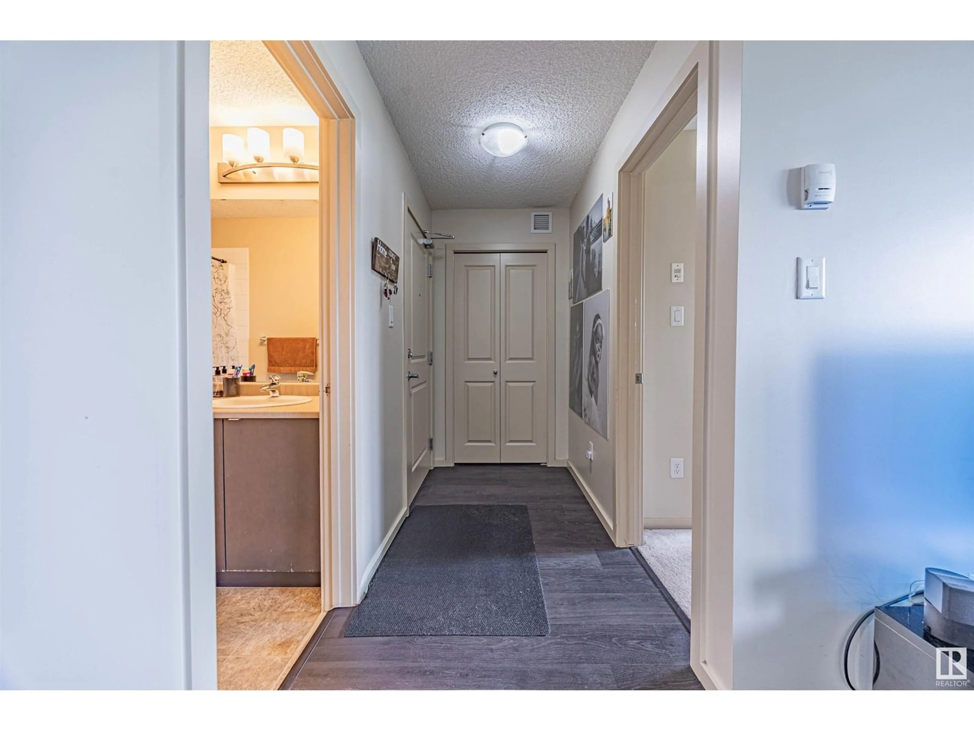 Indoor entryway for 504 - 329 ALBANY WY, Edmonton Alberta T6V0L2