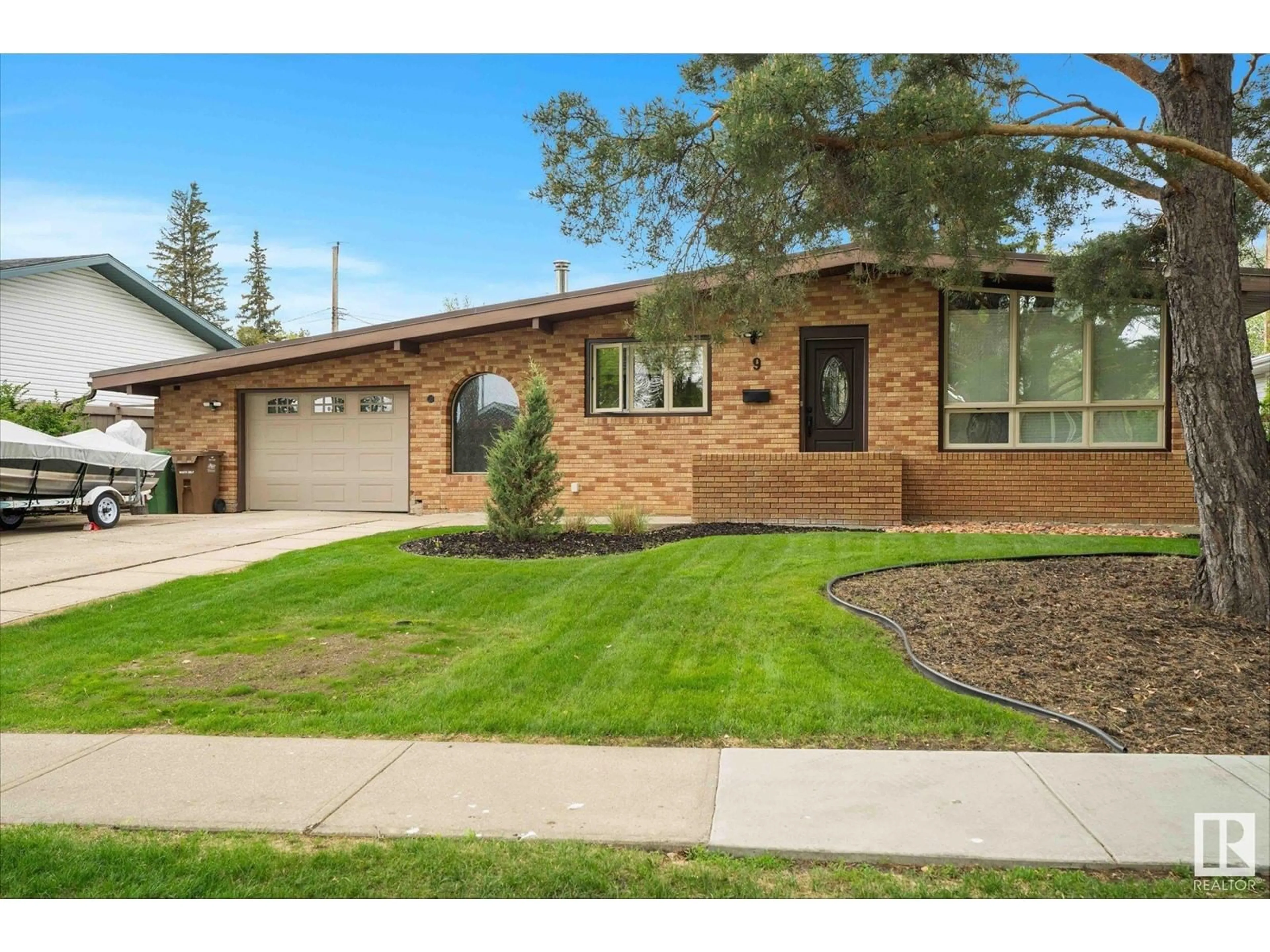 Home with brick exterior material, street for 9 SYCAMORE AV, St. Albert Alberta T8N0K2