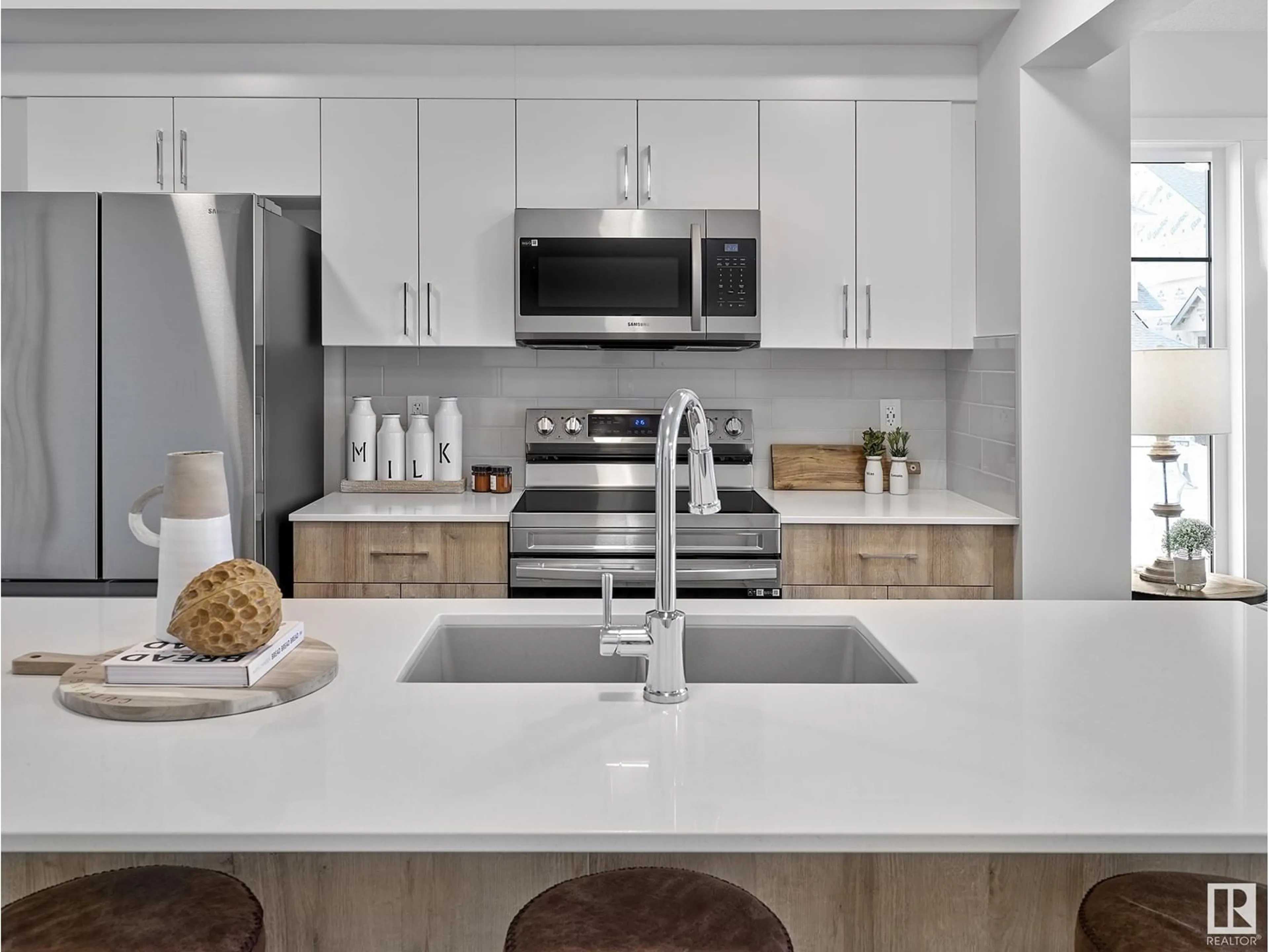 Open concept kitchen, ceramic/tile floor for 1275 KESWICK DR, Edmonton Alberta T6W4K3