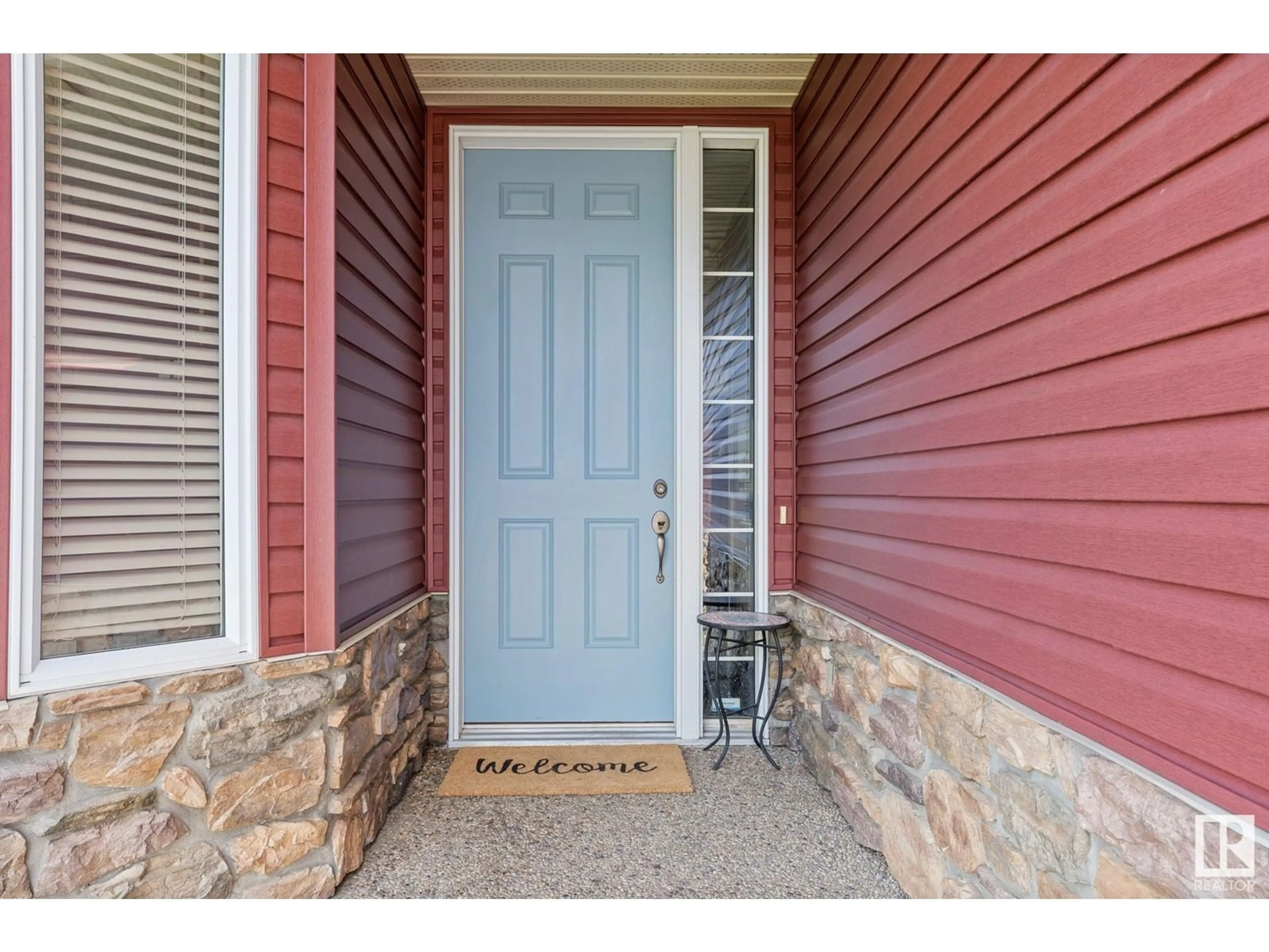 Indoor entryway for 13 WHITETAIL PT, Mundare Alberta T0B3H0