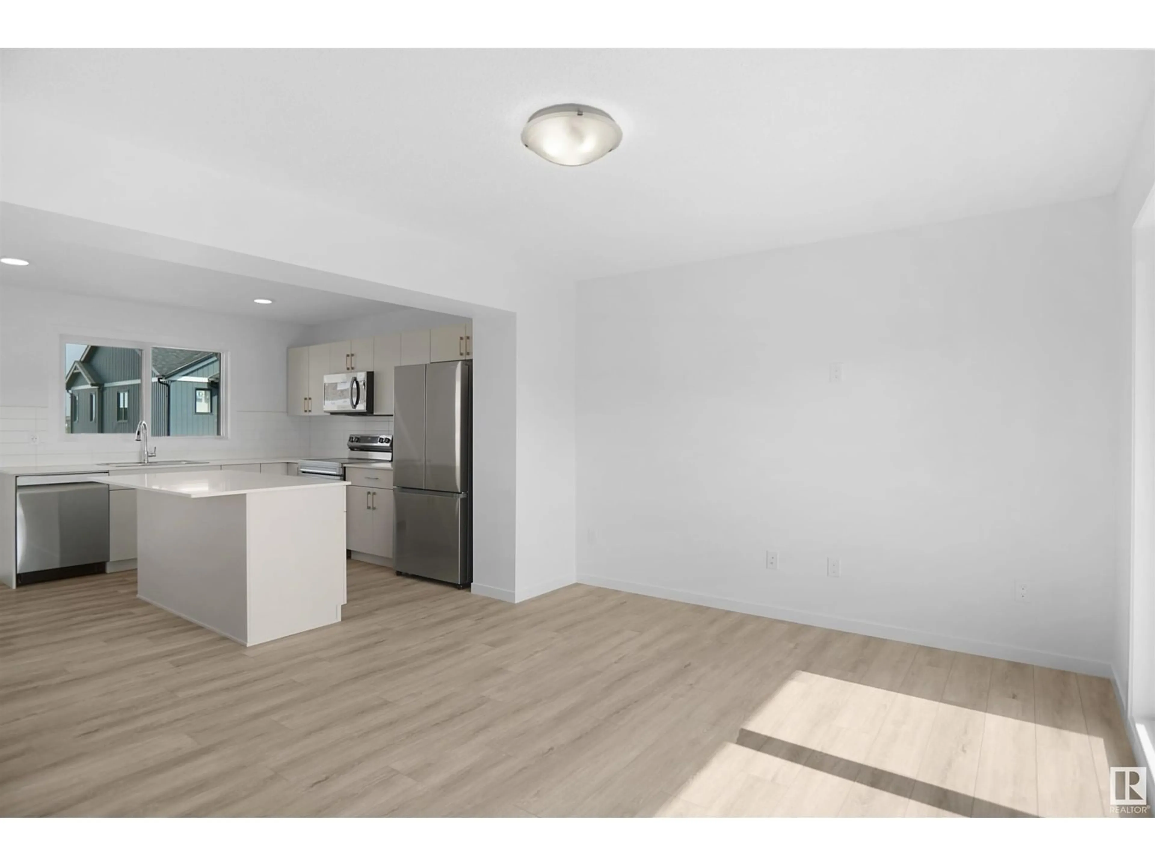 Standard kitchen, unknown for 63 525 SECORD BV, Edmonton Alberta T5T7V3